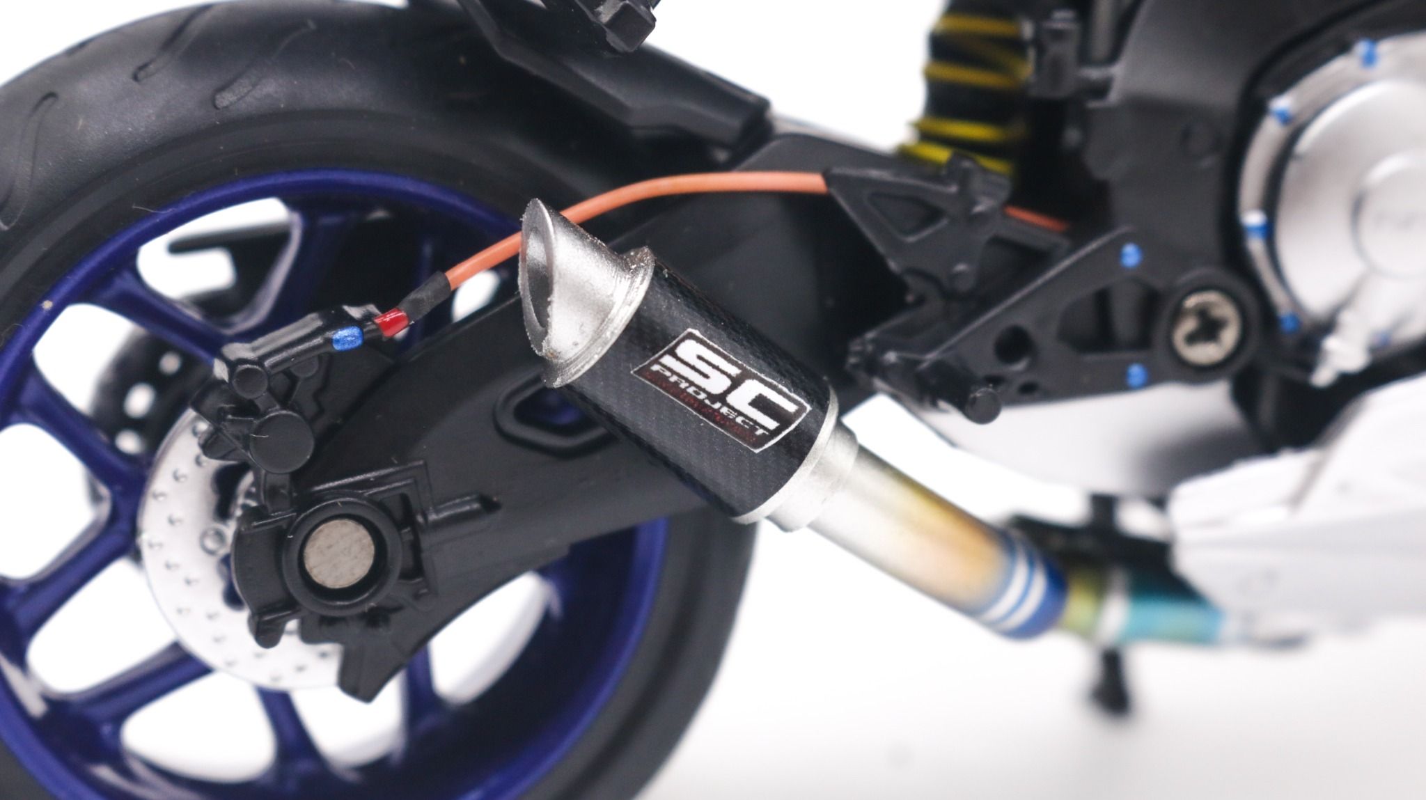  Mô hình xe độ Yamaha Yzf R1m Blue Pô Akrapovic 1:12 Autono1 MSZ D028C 