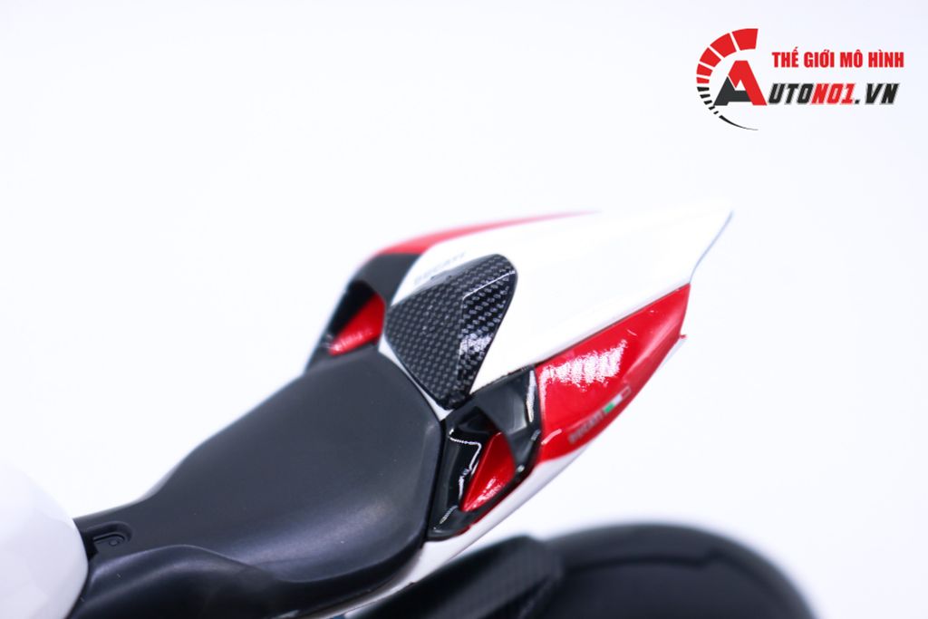 MÔ HÌNH DUCATI V4S CORSE CARBON 1:12 TAMIYA D100