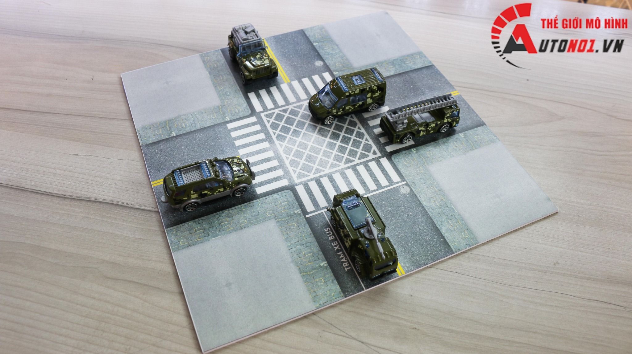  Diorama mặt đường - parking kích thước 30x30cm cho ô tô tỉ lệ 1:64 Autono1 DR012 