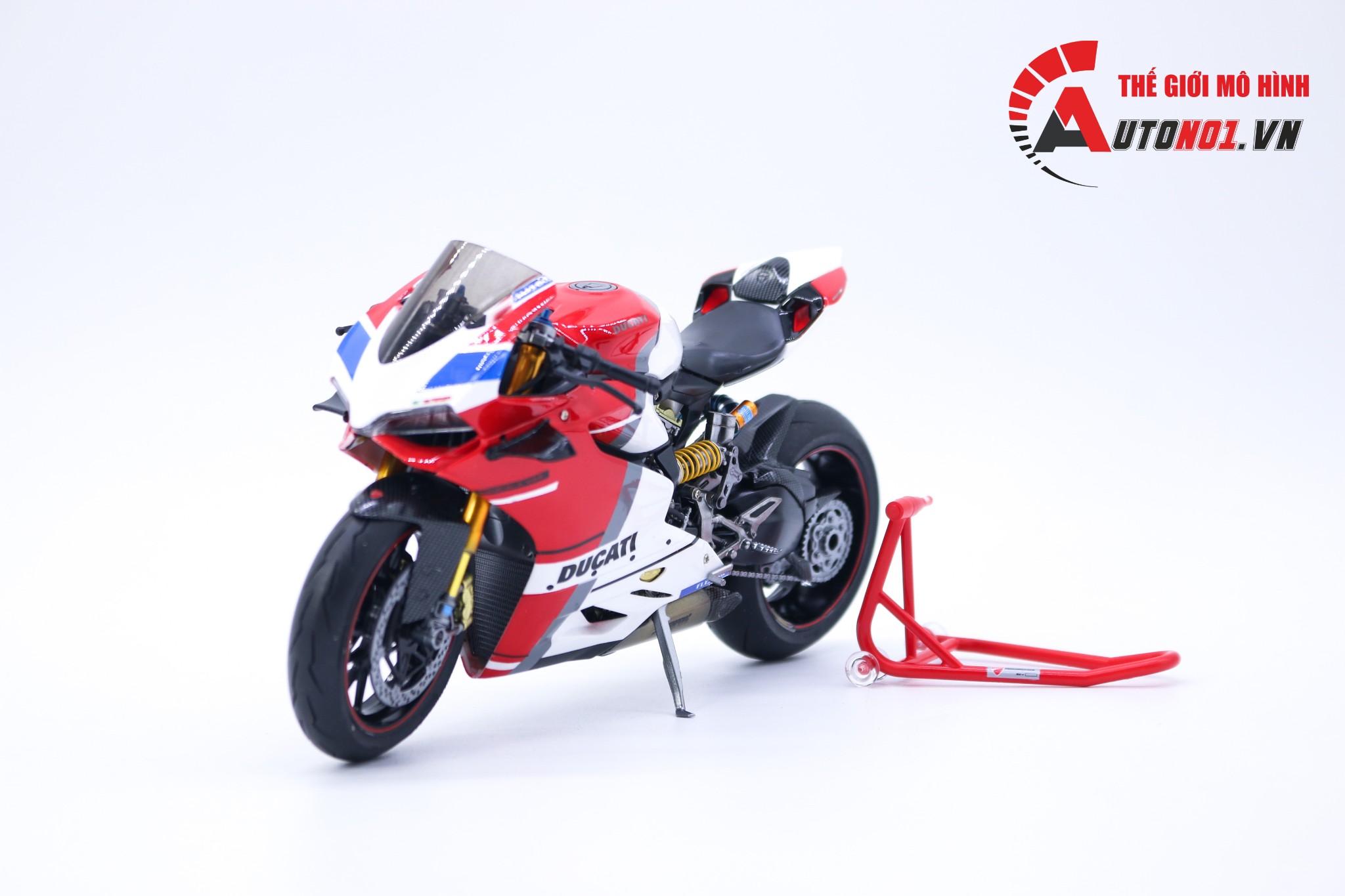 MÔ HÌNH DUCATI V4S CORSE CARBON 1:12 TAMIYA D100