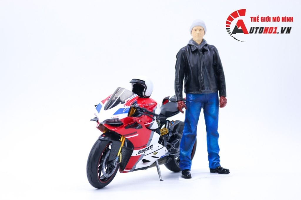 MÔ HÌNH NHÂN VẬT NGƯỜI LÁI XE MÁY ĐƯỜNG PHỐ 1:12 TAMIYA HOÀN THIỆN D101