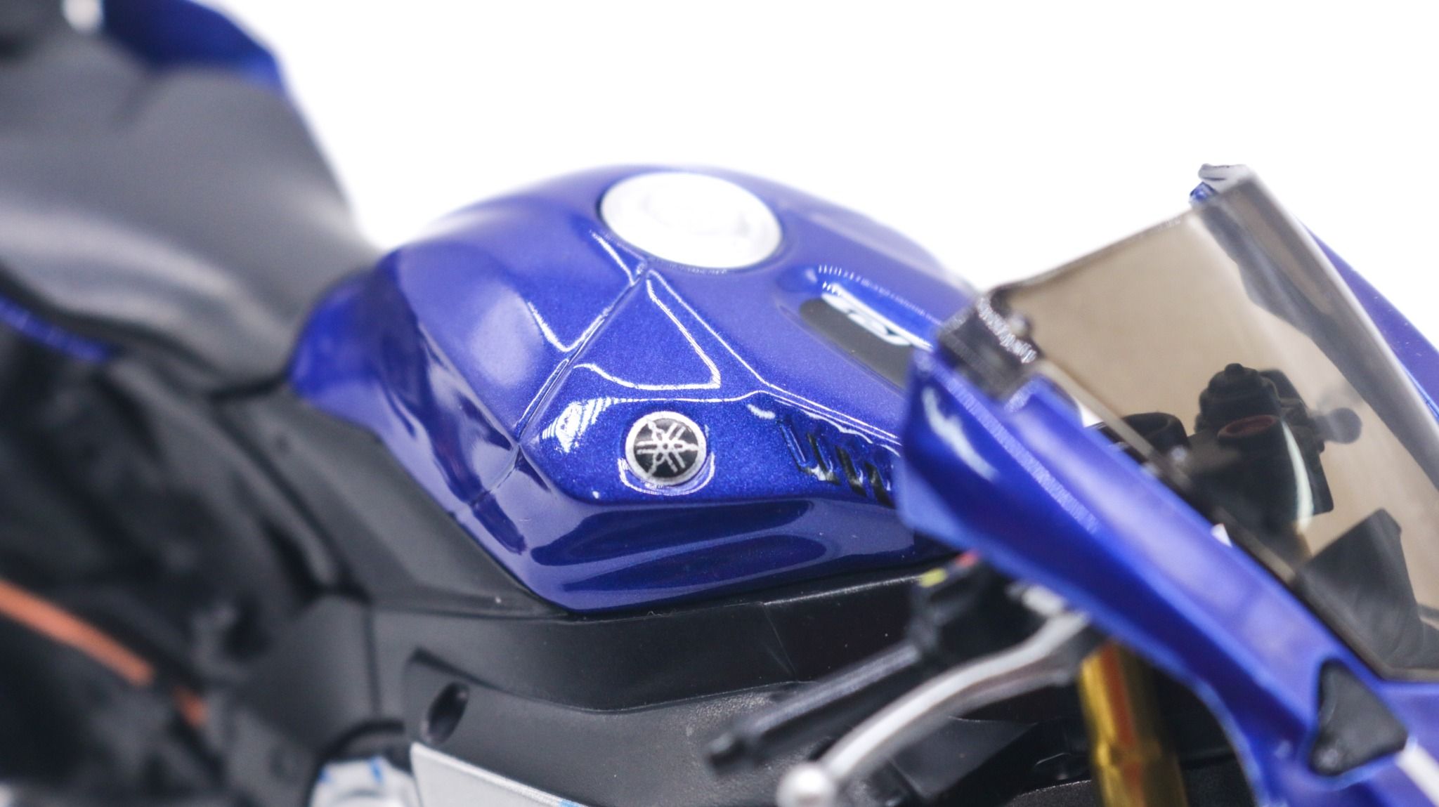  Mô hình xe độ Yamaha Yzf R1m Blue Pô Akrapovic 1:12 Autono1 MSZ D028C 