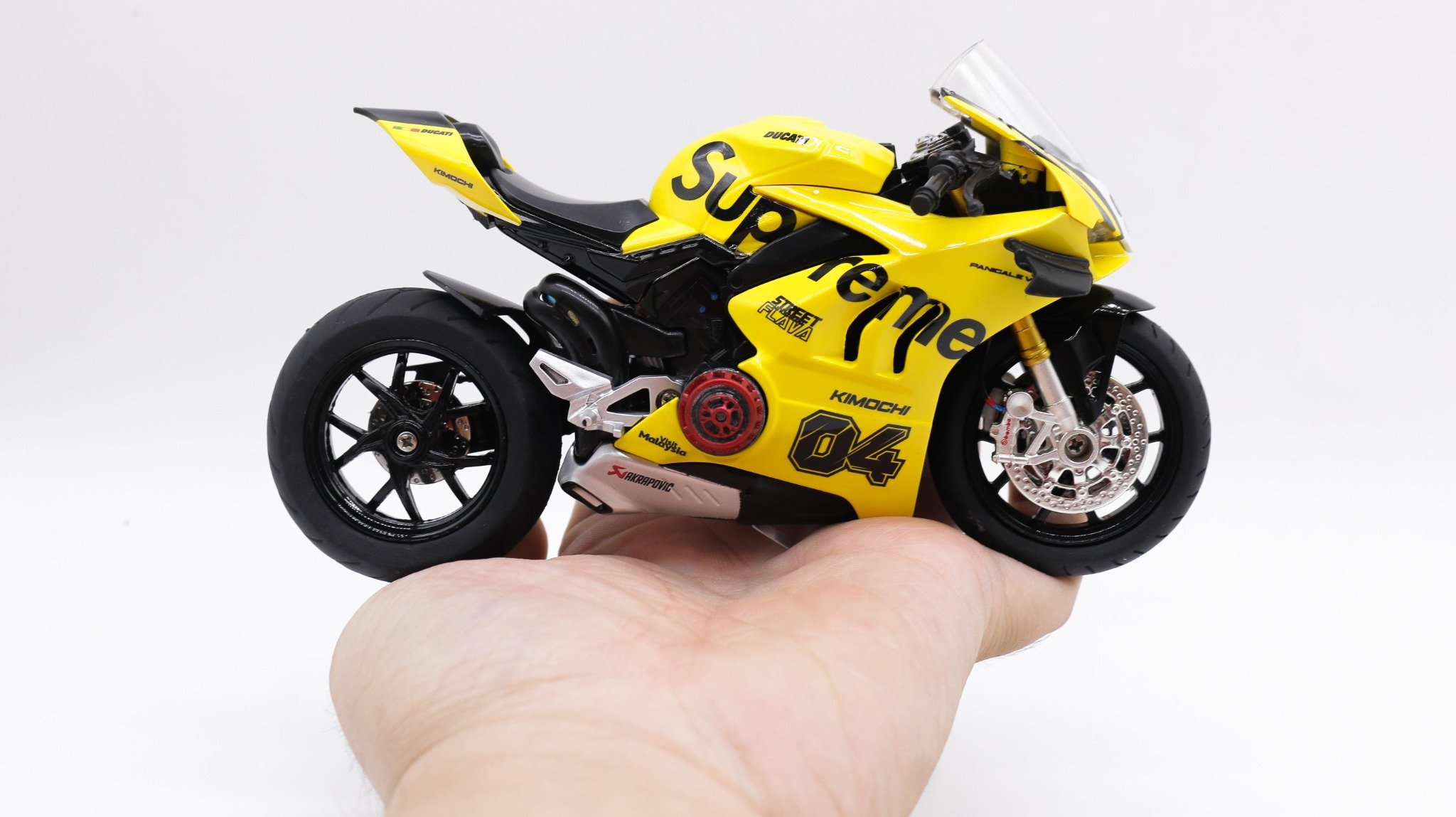  Mô hình xe độ Ducati Supreme V4s Nồi Khô Yellow Tỉ Lệ 1:12 Autono1 D223G 