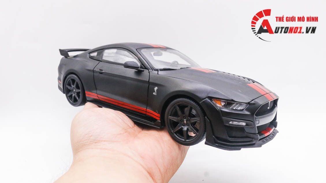  Mô hình xe Ford Mustang Shelby Cobra Gt500 1:18 Maisto 7030 