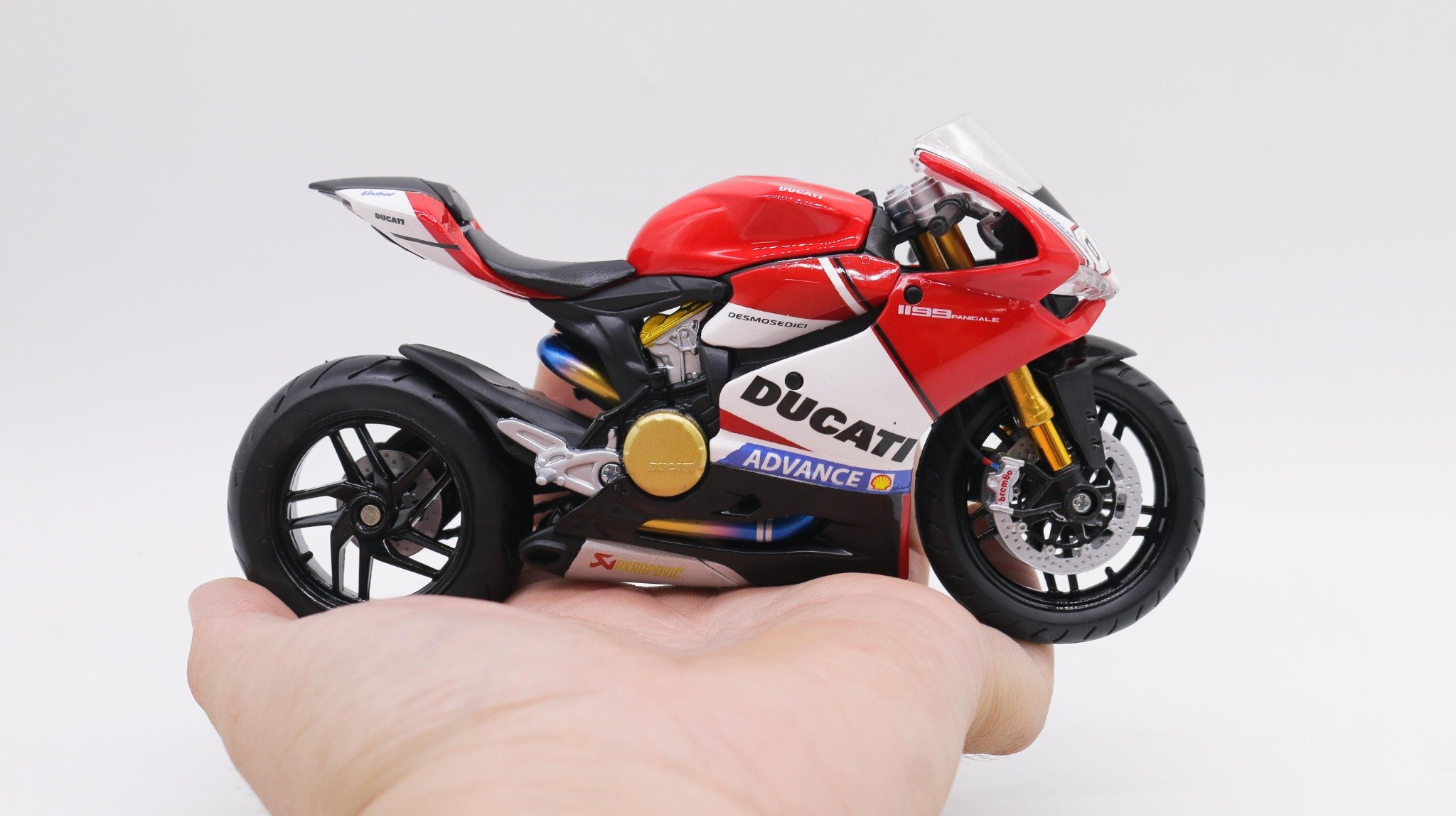  Mô hình xe độ Ducati 1199 Panigale Advance Custom Nồi Khô 1:12 Maisto D221b 