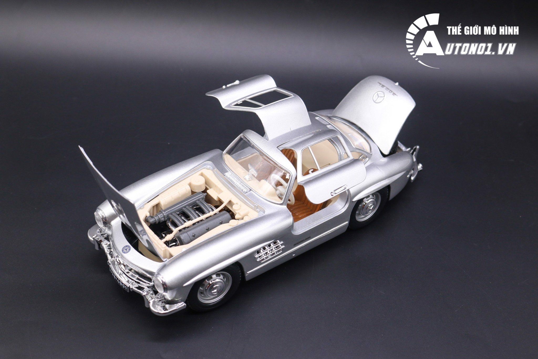  Mô hình xe cổ Mercedes Benz 300SL1954 Silver 1:18 Bburago OT063 