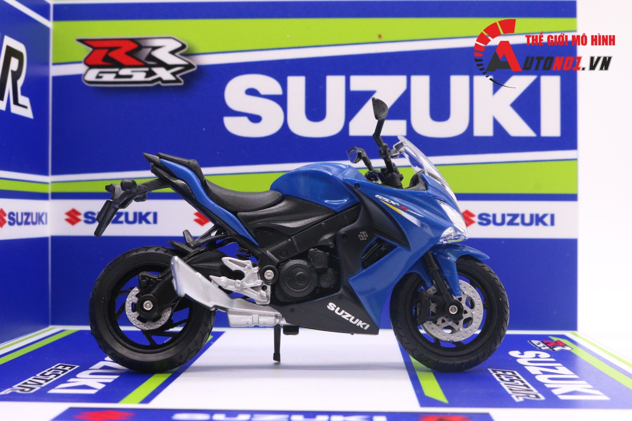  DIORAMA 1:18 MÔ TÔ SHOWROOM SUZUKI 20X18X15CM DR008I 