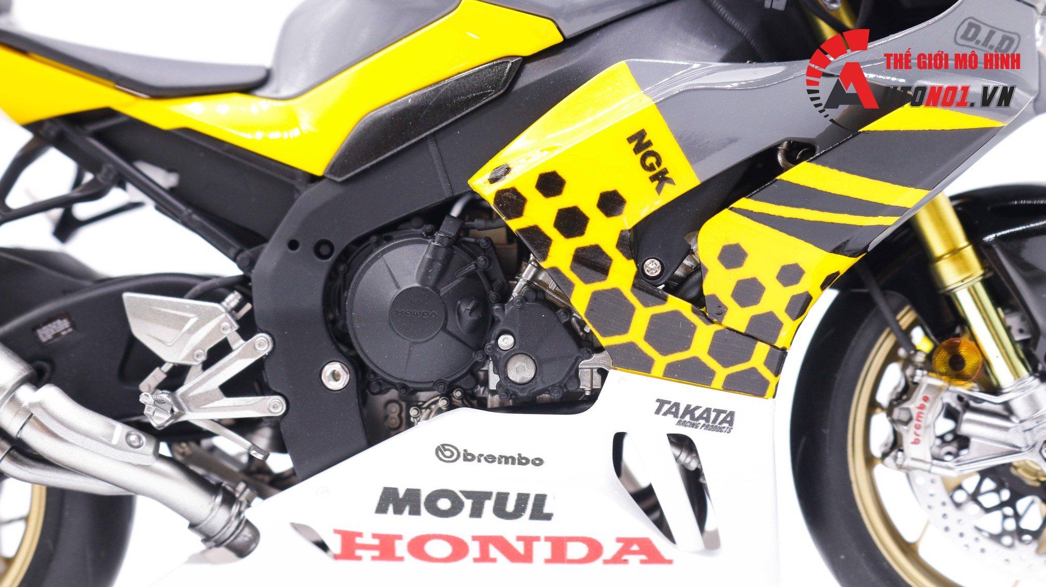  Mô hình xe cao cấp Honda Cbr 1000rr Yellow Bee 1:12 Tamiya D122 