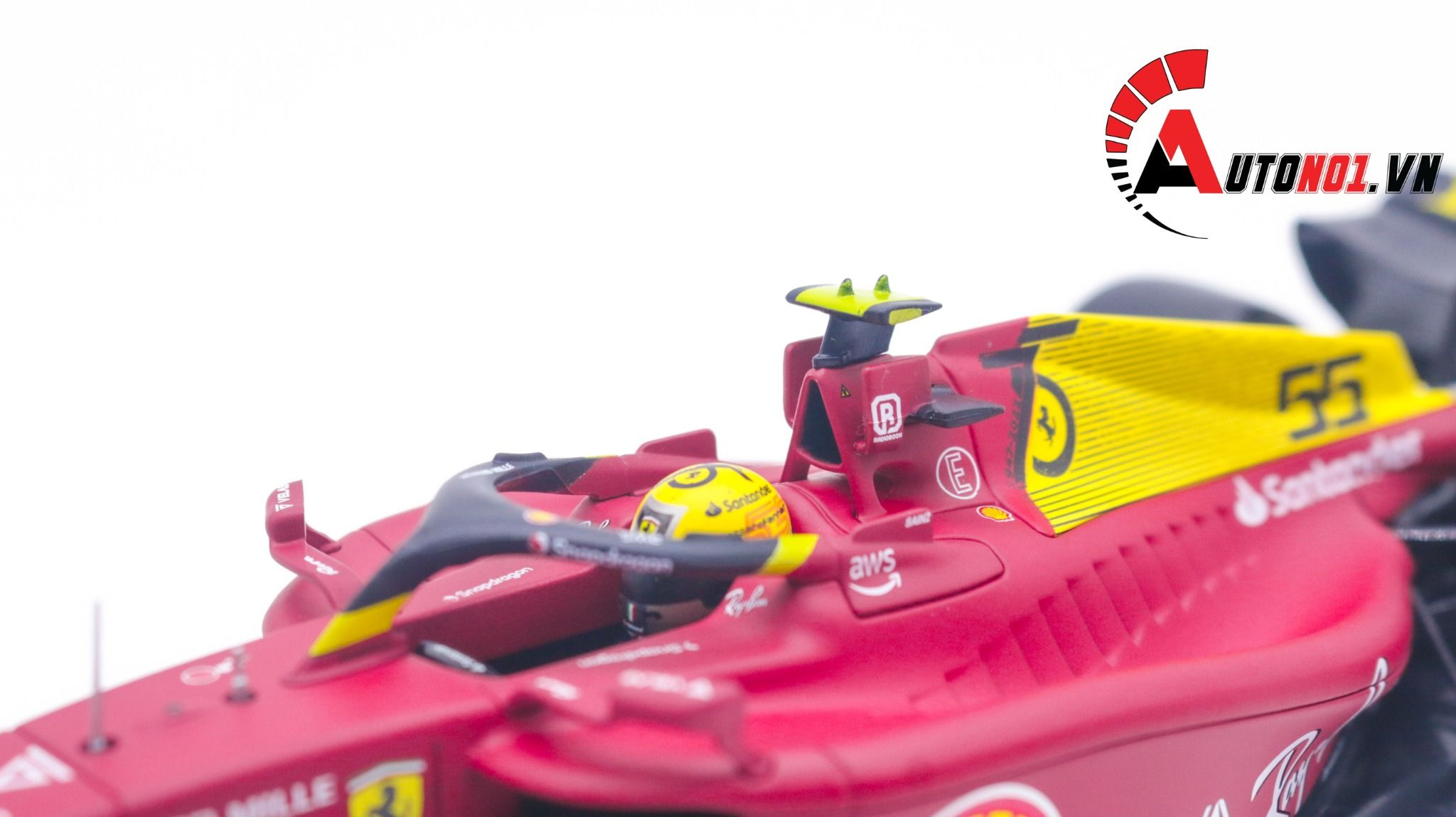  Mô hình xe đua F1-75th Anniversary Version Ferrari 2022 hộp mica có figure tỉ lệ 1:24 Bburago OT178 