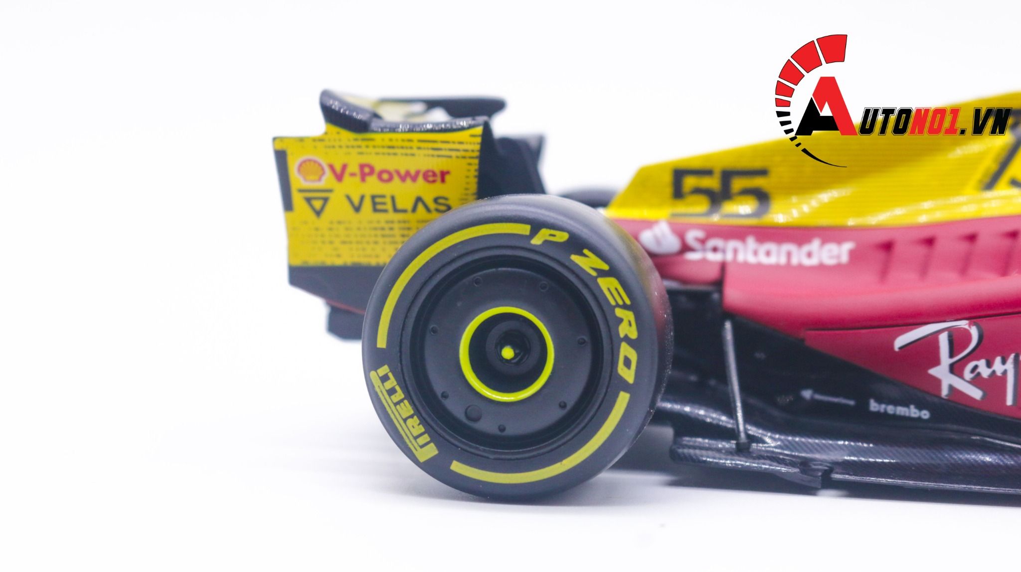  Mô hình xe đua F1-75th Anniversary Version Ferrari 2022 hộp mica có figure tỉ lệ 1:24 Bburago OT178 