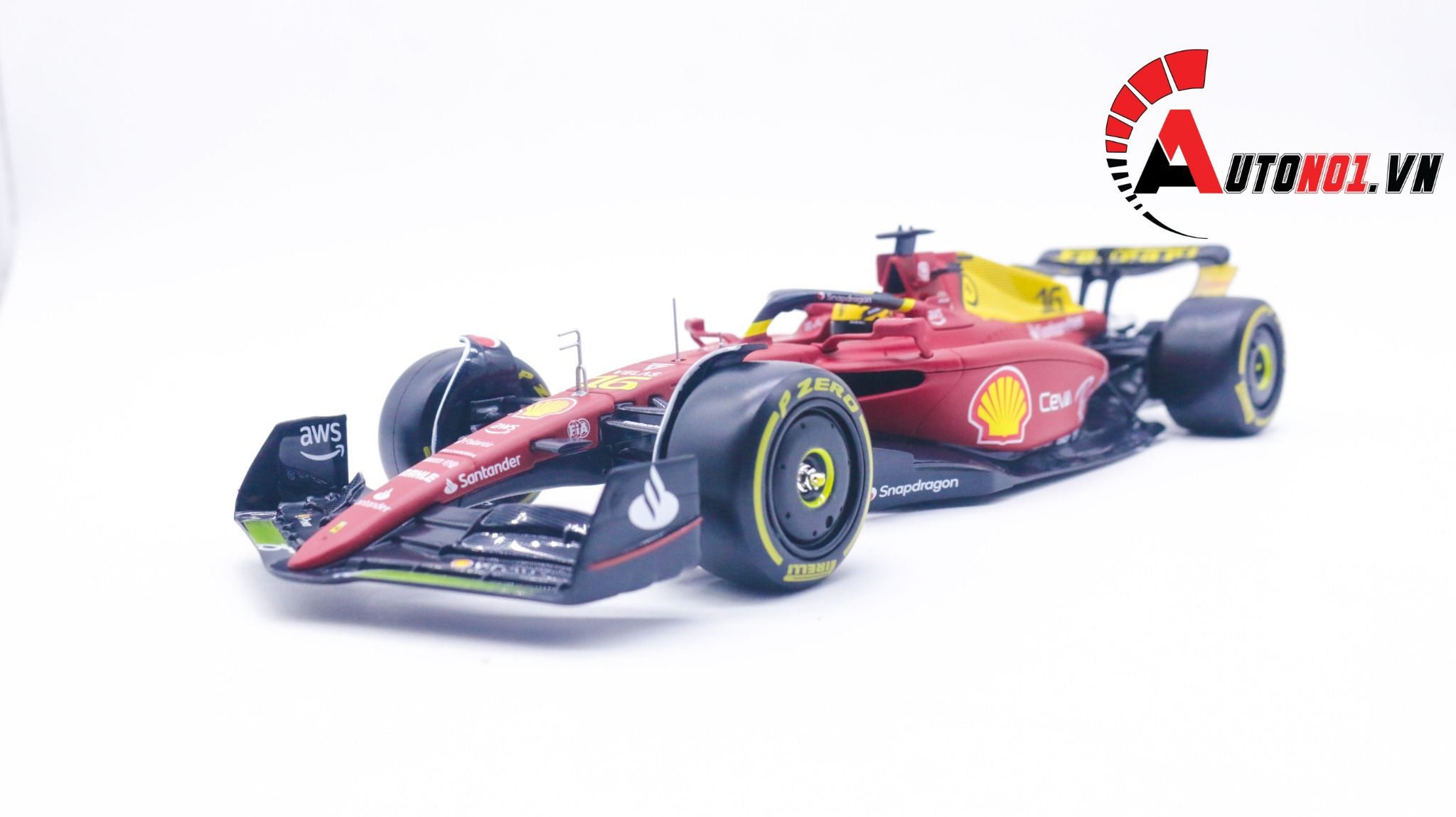  Mô hình xe đua F1-75th Anniversary Version Ferrari 2022 hộp mica có figure tỉ lệ 1:24 Bburago OT178 