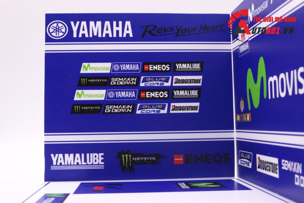 DIORAMA DECOR SHOWROOM YAMAHA MOVISTAR MÔ TÔ GP 1:18 20X18X15CM PK065