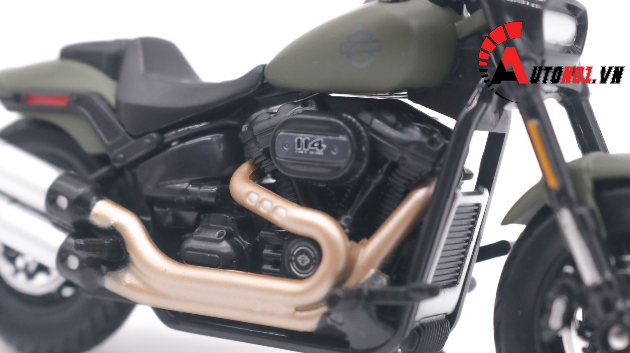  Mô hình Harley Davidson 2022 Fat Bob 114 army 1:18 Maisto MT035 