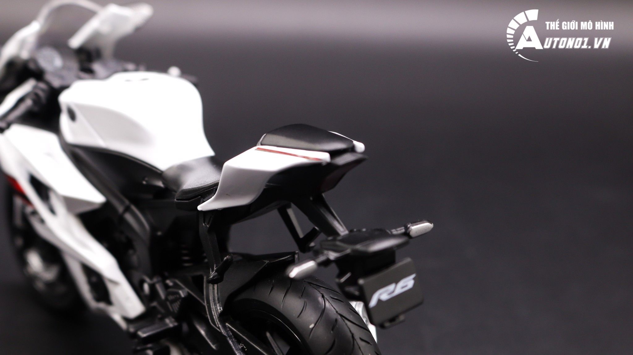  Mô hình xe Yamaha Yzf R6 2020 1:12 Welly 7495 