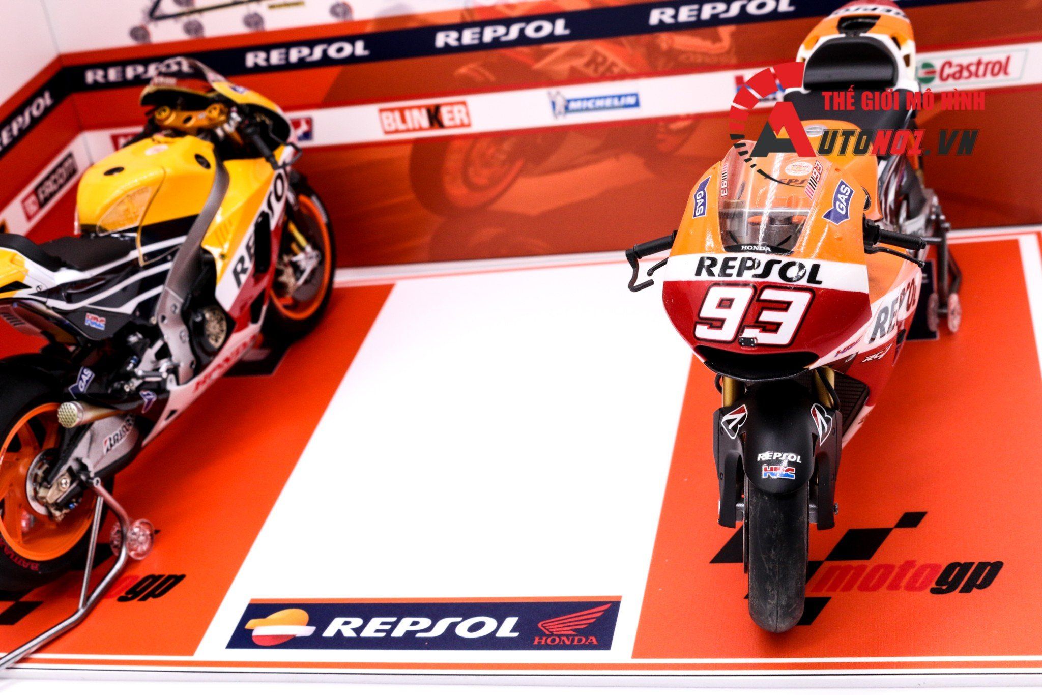  DIORAMA 1:12 MÔ TÔ GP SHOWROOM HONDA REPSOL 29.5X21X19CM DR006C 