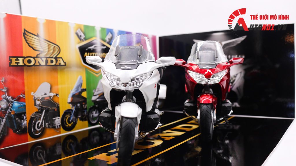 DIORAMA SHOWROOM HONDA GOLDWING 2020 35X24X15CM TỈ LỆ 1:12 PK210