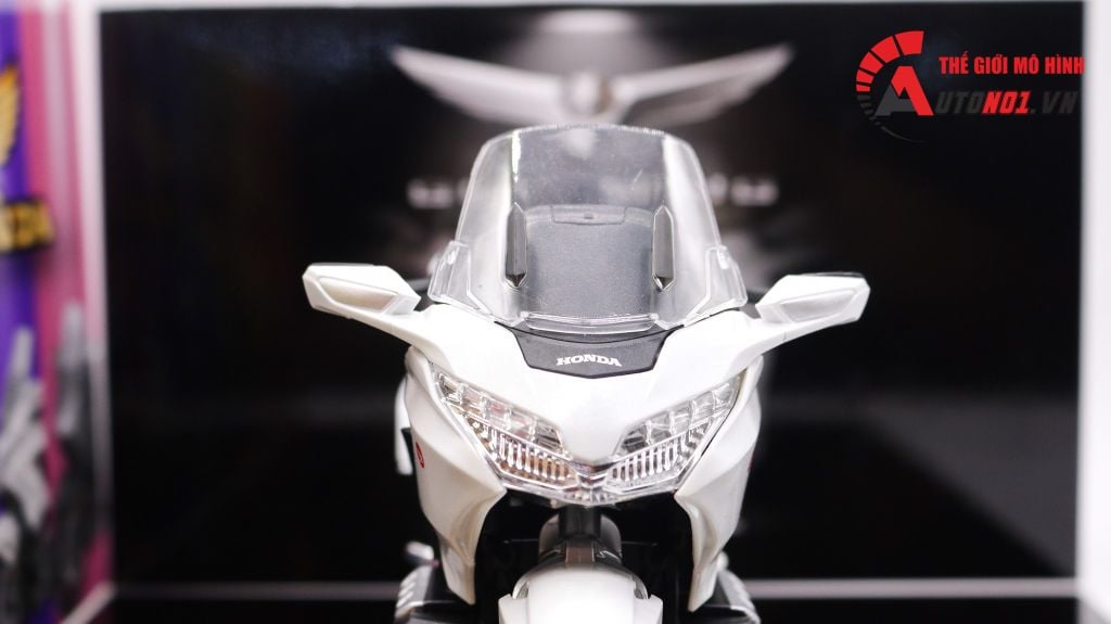 DIORAMA SHOWROOM HONDA GOLDWING 2020 35X24X15CM TỈ LỆ 1:12 PK210