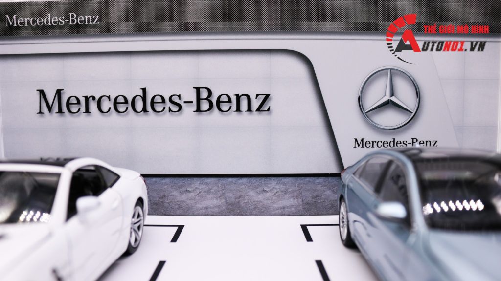 DIORAMA DECOR SHOWROOM MERCEDES 35X25X15CM 1:24 PK101