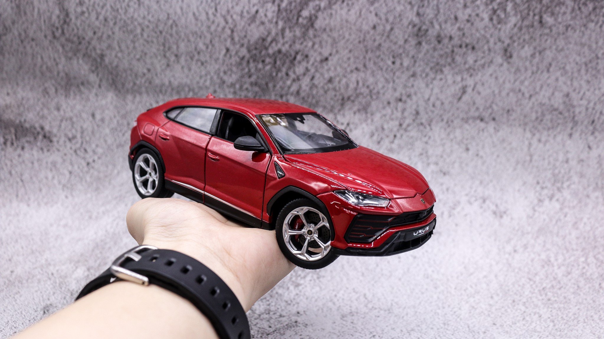  Mô hình xe Lamborghini Urus Red 1:24 Welly 5872 