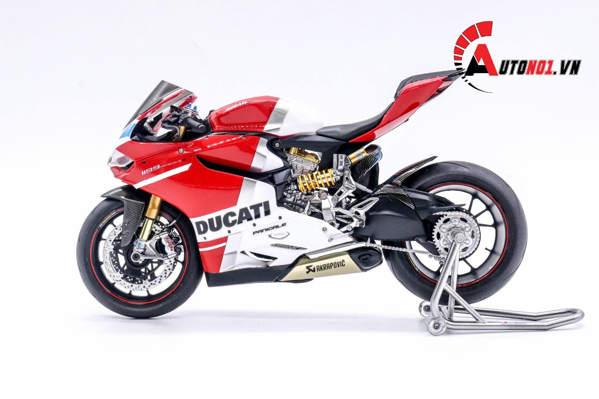 MÔ HÌNH CAO CẤP DUCATI 1199 PANIGALE CUSTOM V4 S CORSE 1:12 TAMIYA D051