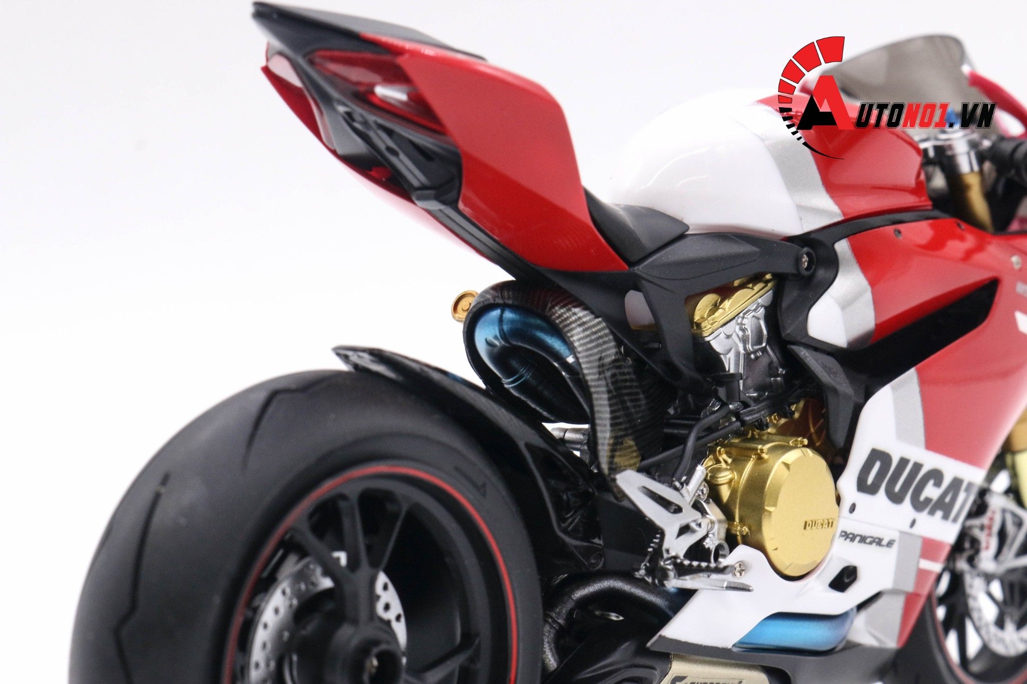  Mô hình xe cao cấp Ducati 1199 Corse Custom 1:12 Tamiya D051 