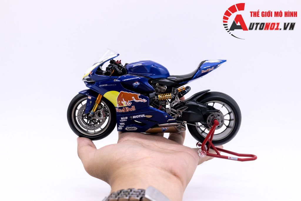 MÔ HÌNH DUCATI 1199 PANIGALE S CUSTOM RED BULL NỒI KHÔ 1:12 TAMIYA D075