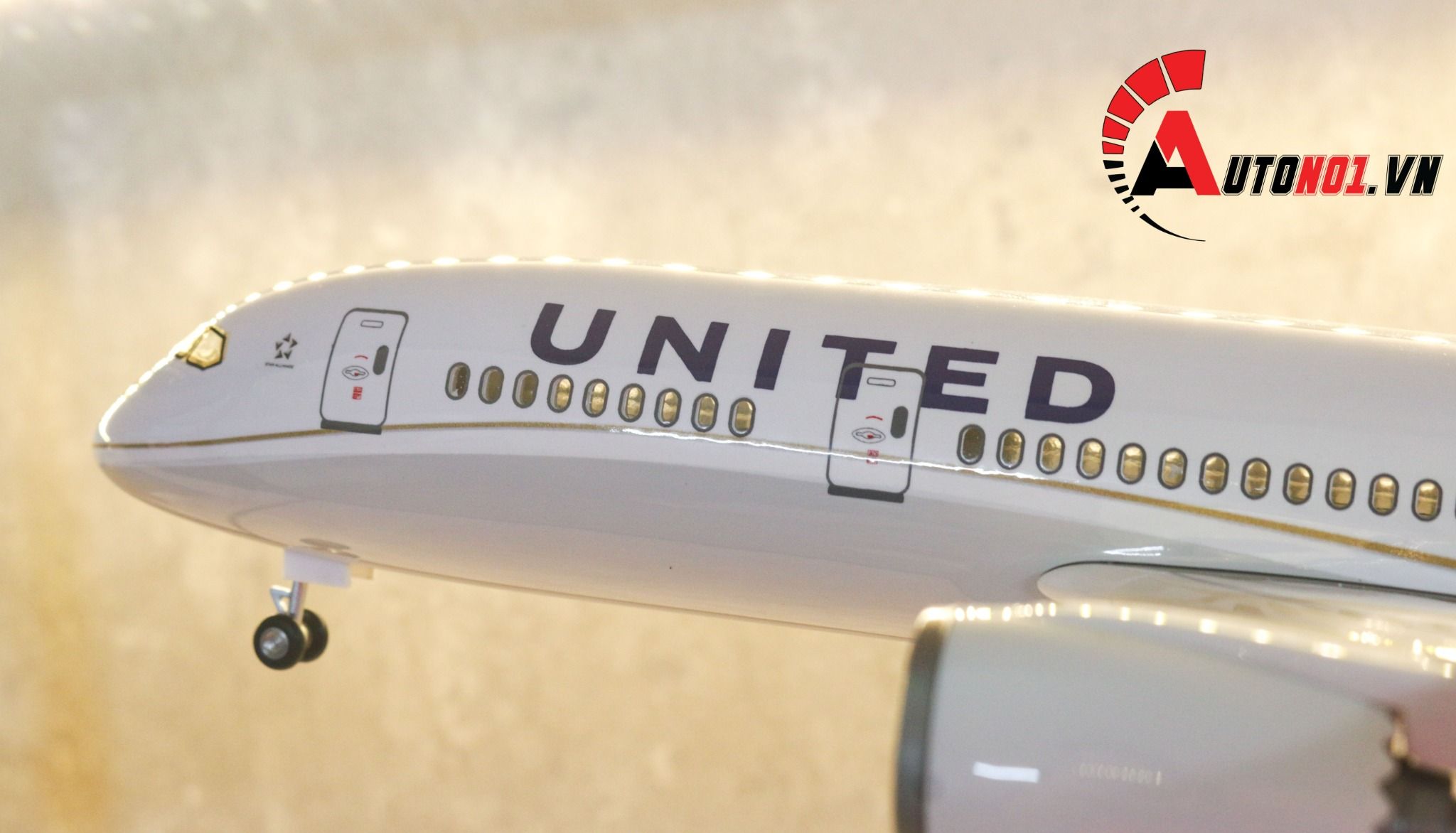  Mô hình máy bay American United Boeing B787 47cm tỉ lệ 1:157 có đèn led tự động theo tiếng vỗ tay hoặc chạm MB47024 