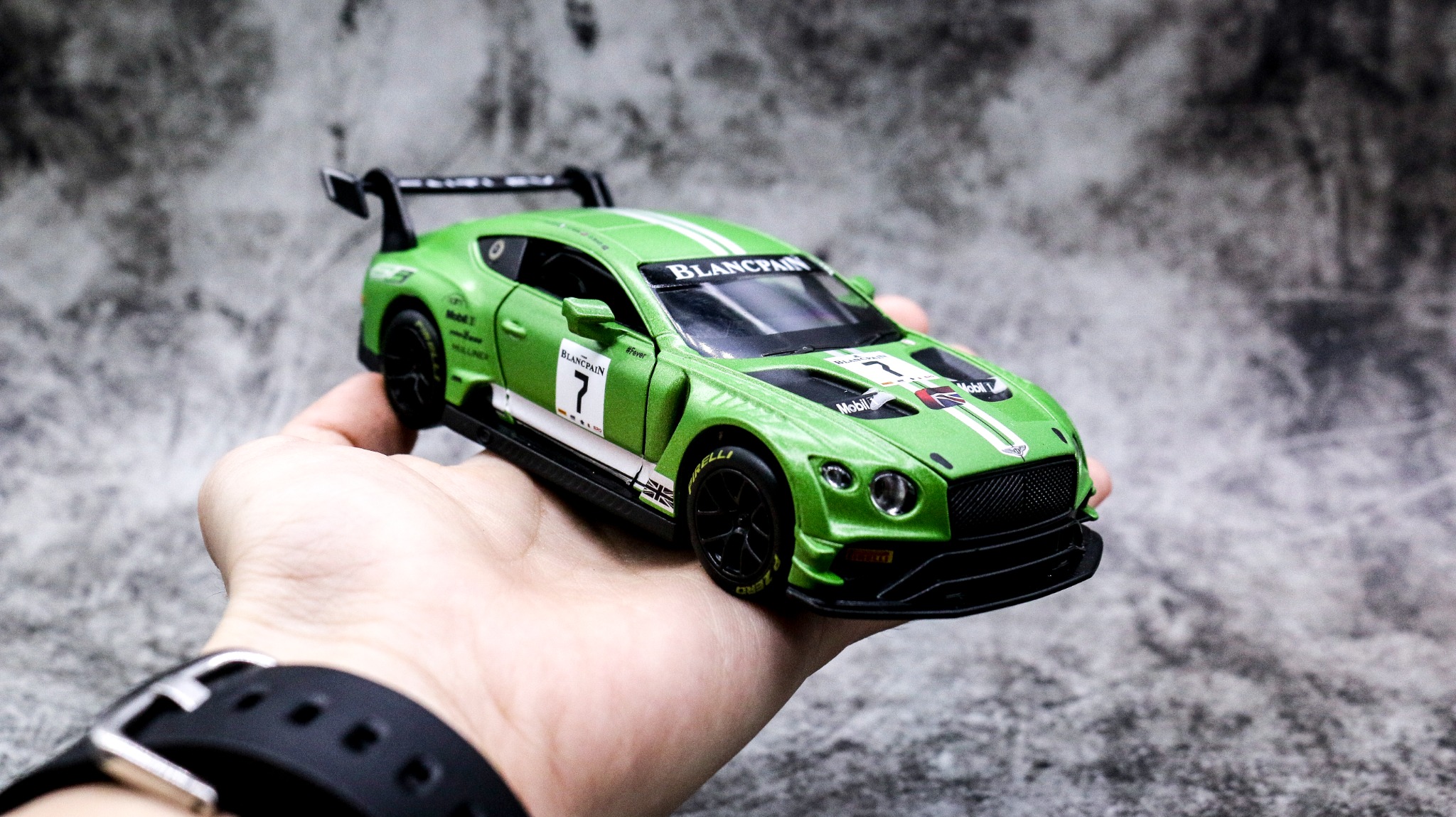 MÔ HÌNH XE Ô TÔ BENTLEY CONTINENTAL GT3 GREEN 1:32 DTM 7169