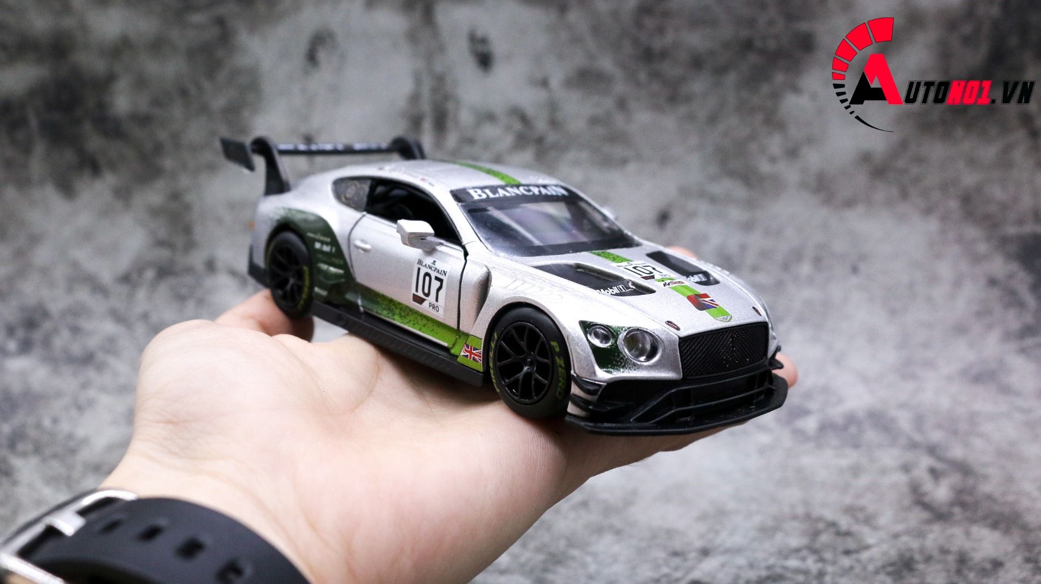  Mô hình xe Ô Tô Bentley Continental Gt3 Số 107 1:32 Dtm 7748 