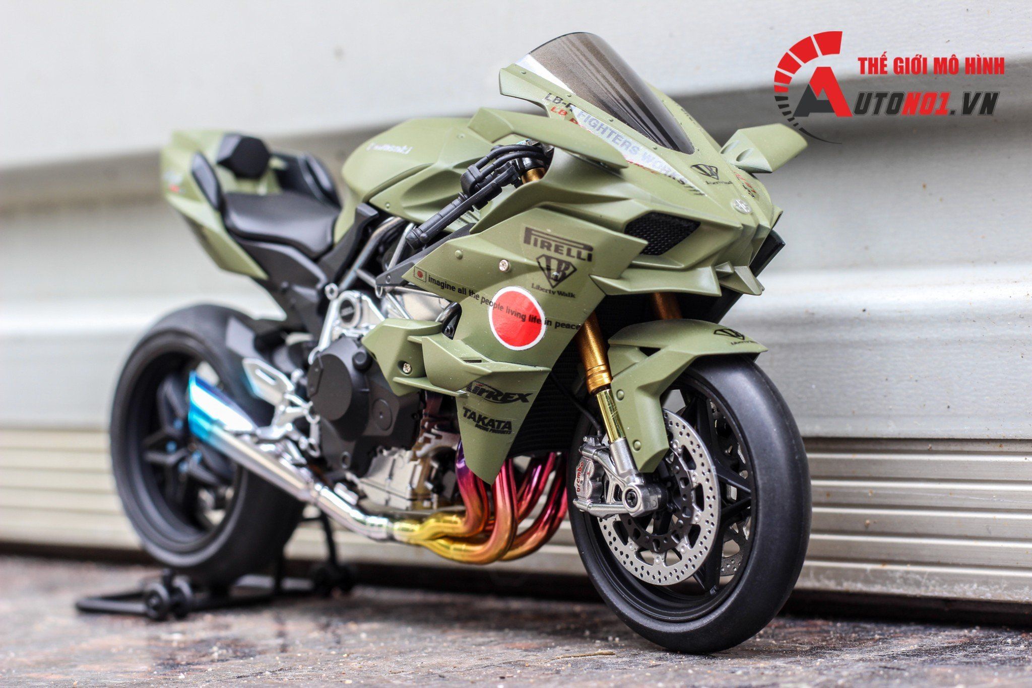  Mô hình xe Kawasaki H2r Custom Liberty Walk Army 1:12 Tamiya D078 