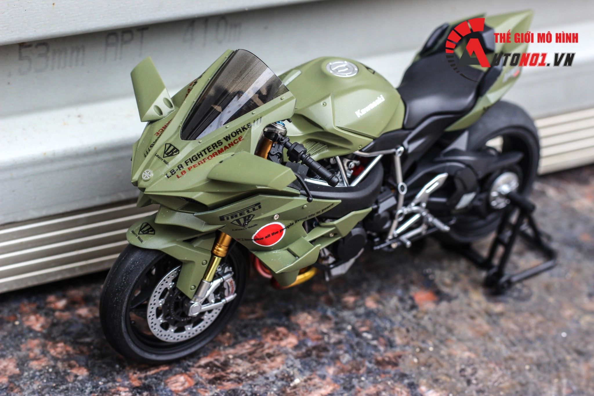  Mô hình xe Kawasaki H2r Custom Liberty Walk Army 1:12 Tamiya D078 