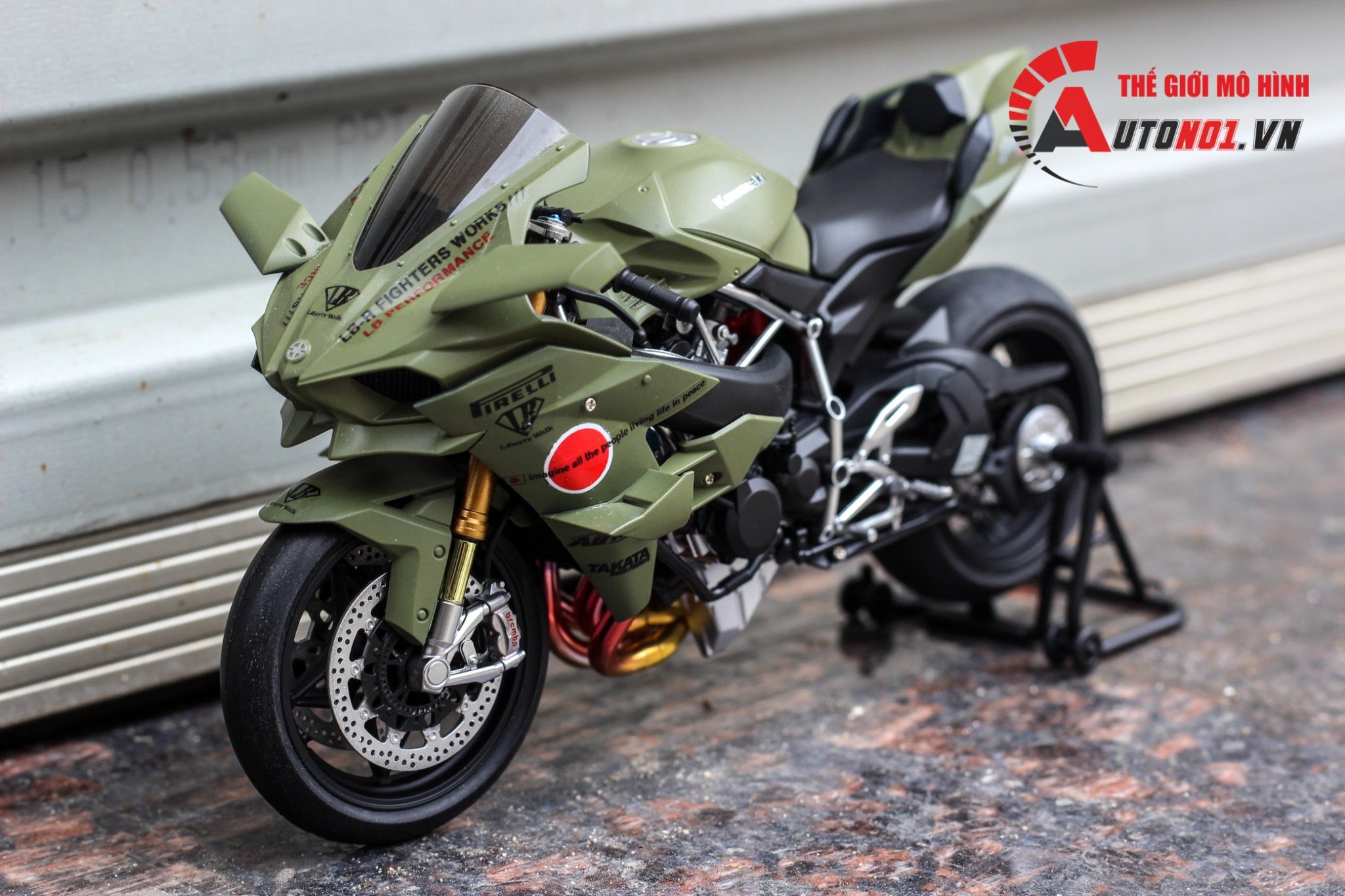  Mô hình xe Kawasaki H2r Custom Liberty Walk Army 1:12 Tamiya D078 