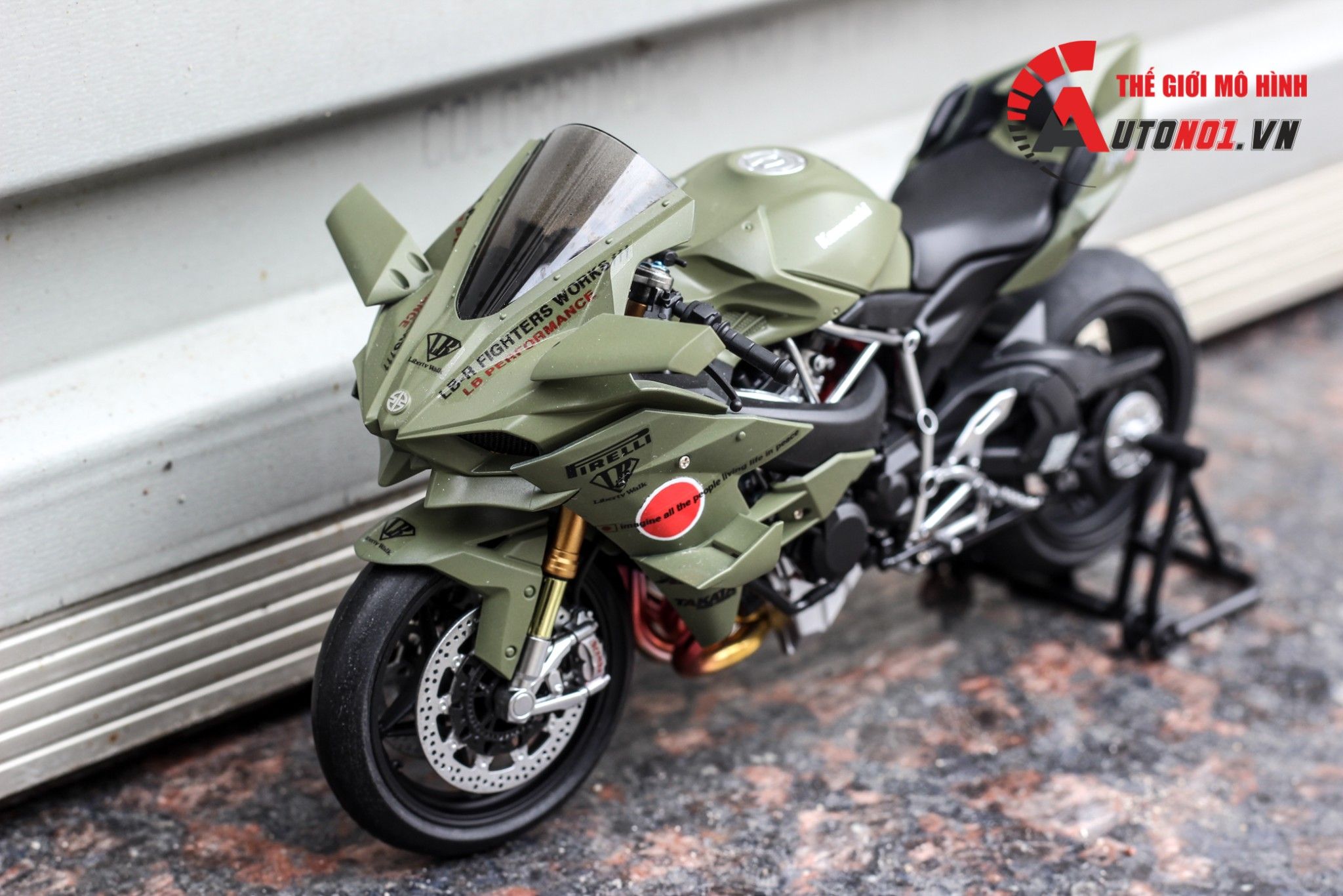  Mô hình xe Kawasaki H2r Custom Liberty Walk Army 1:12 Tamiya D078 