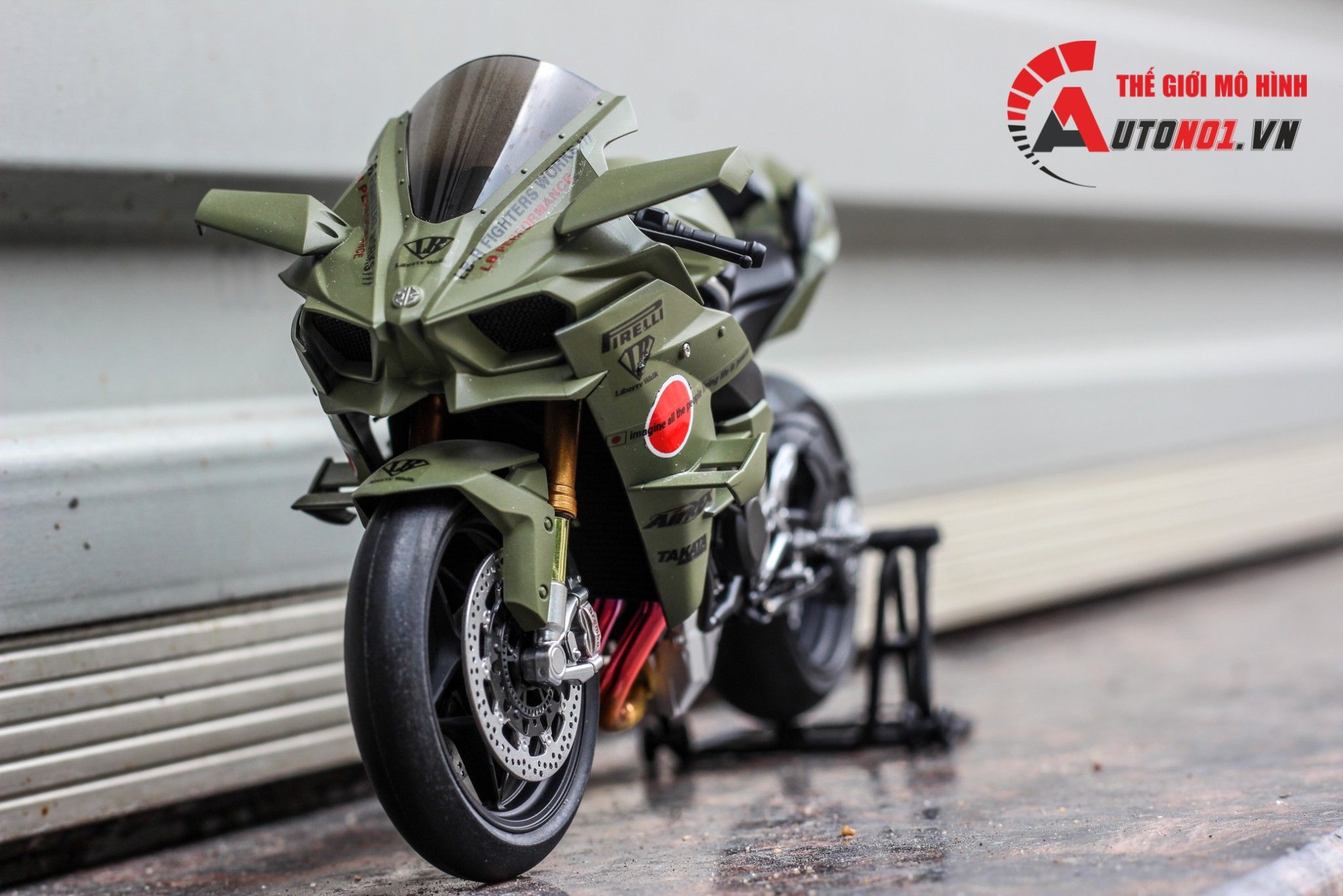  Mô hình xe Kawasaki H2r Custom Liberty Walk Army 1:12 Tamiya D078 