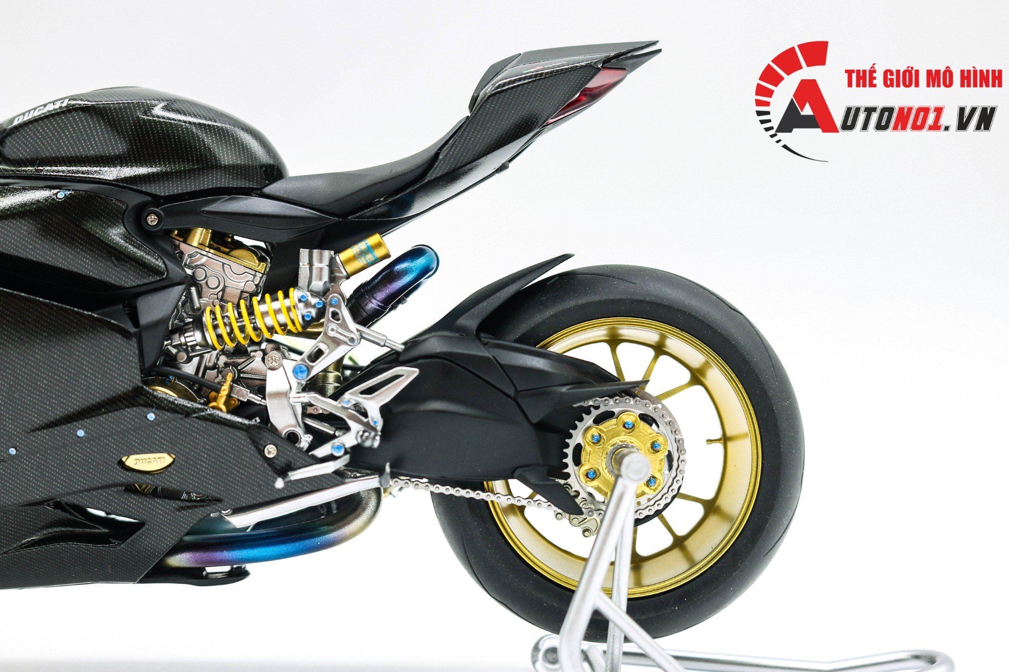  Mô hình xe Ducati 1199 Panigale Full Carbon 1:12 Tamiya 6519 
