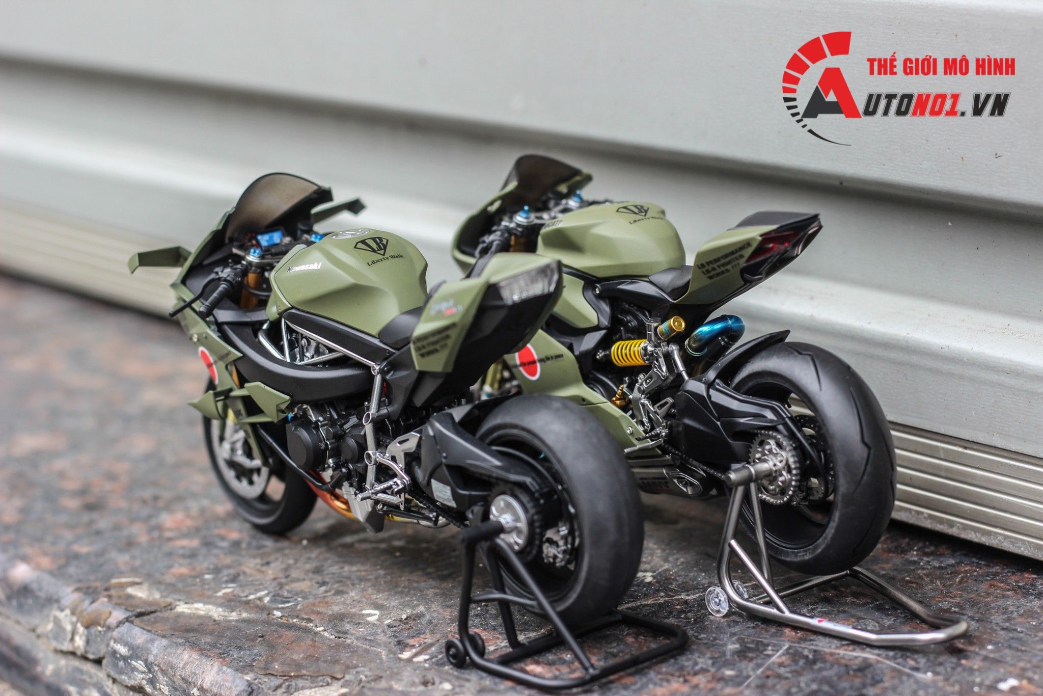  Mô hình xe Kawasaki H2r Custom Liberty Walk Army 1:12 Tamiya D078 