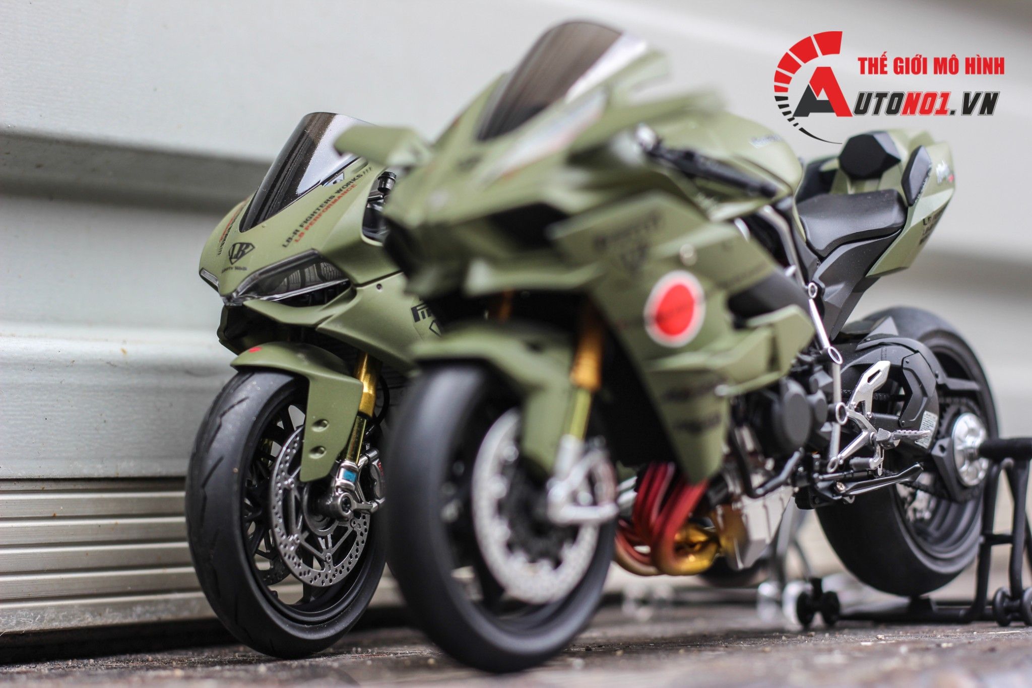  Mô hình xe Kawasaki H2r Custom Liberty Walk Army 1:12 Tamiya D078 