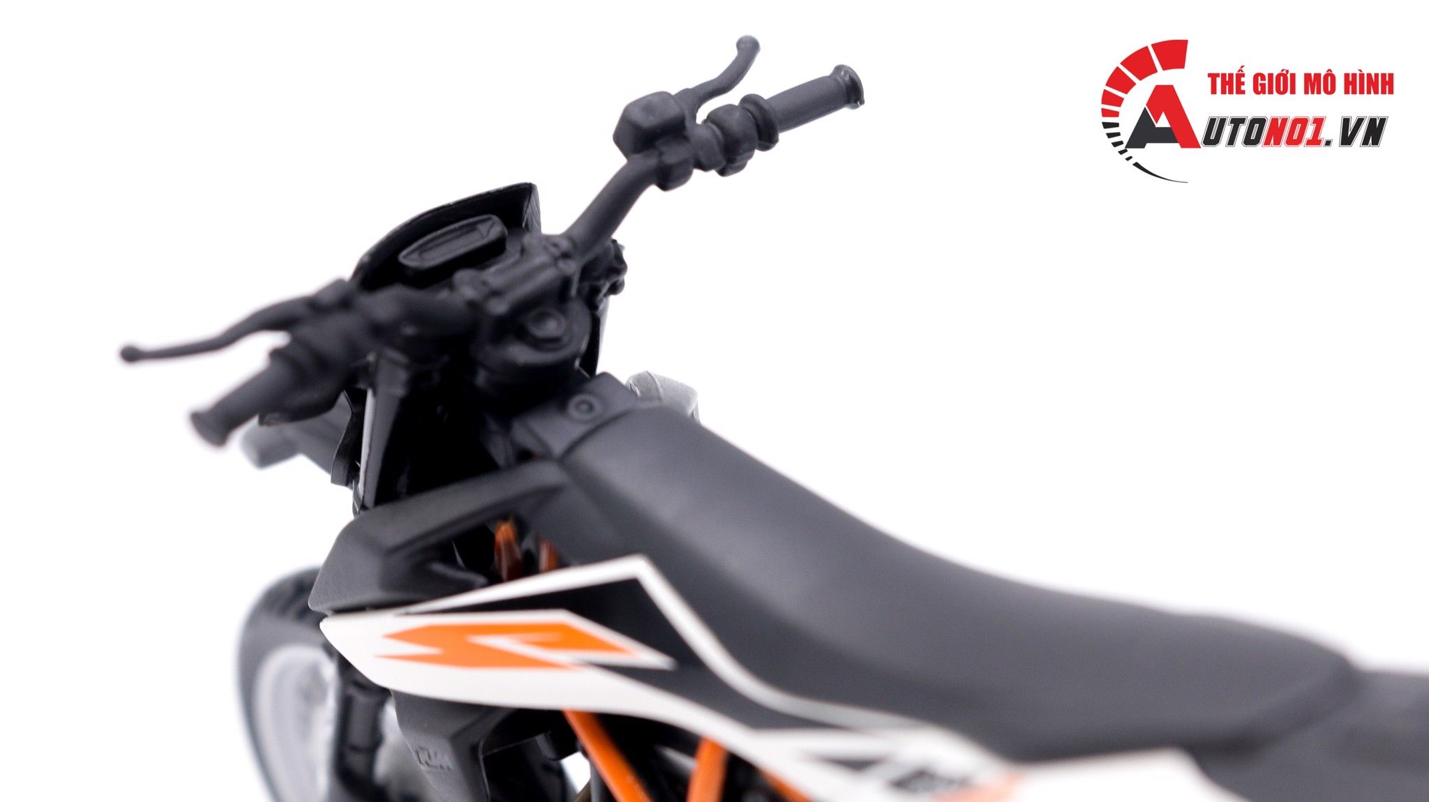  Mô hình xe Ktm 690 1:18 Maisto 7531 