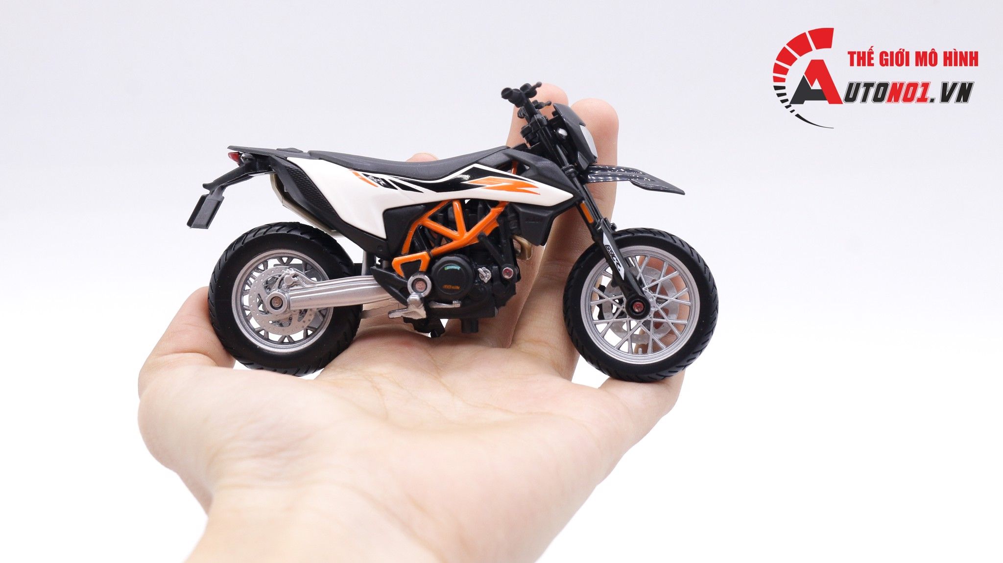  Mô hình xe Ktm 690 1:18 Maisto 7531 