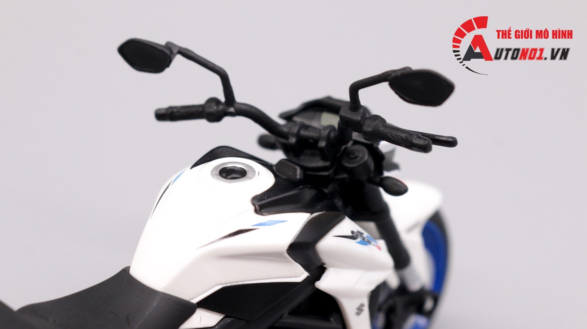  Mô hình xe Suzuki Gsx-s750 1:18 Maisto 7527 