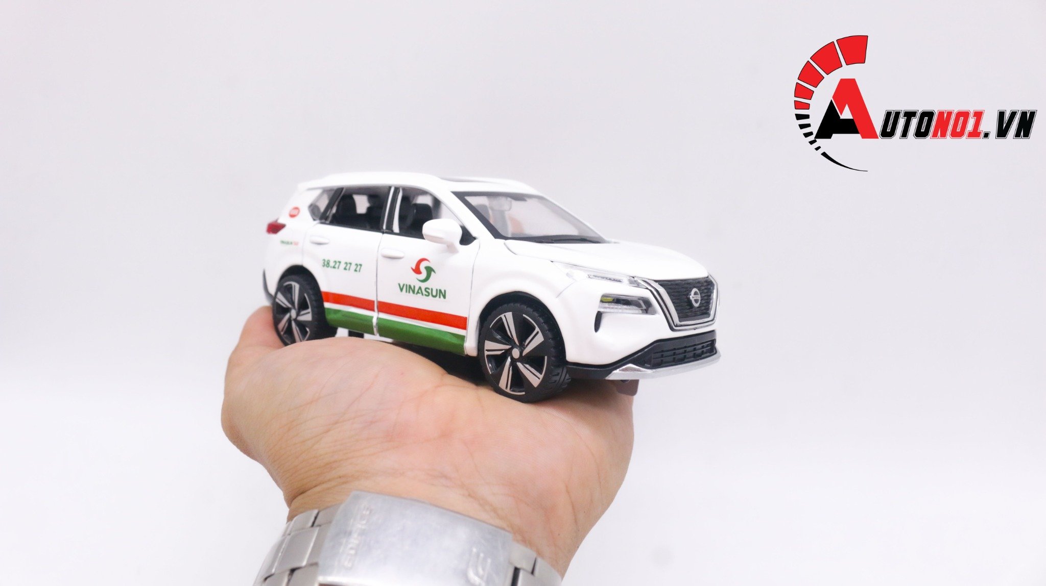  Mô hình xe độ dịch vụ Nissan X-trail taxi Vinasun có hộp mica tỉ lệ 1:32 Autono1 Alloy model OT229 