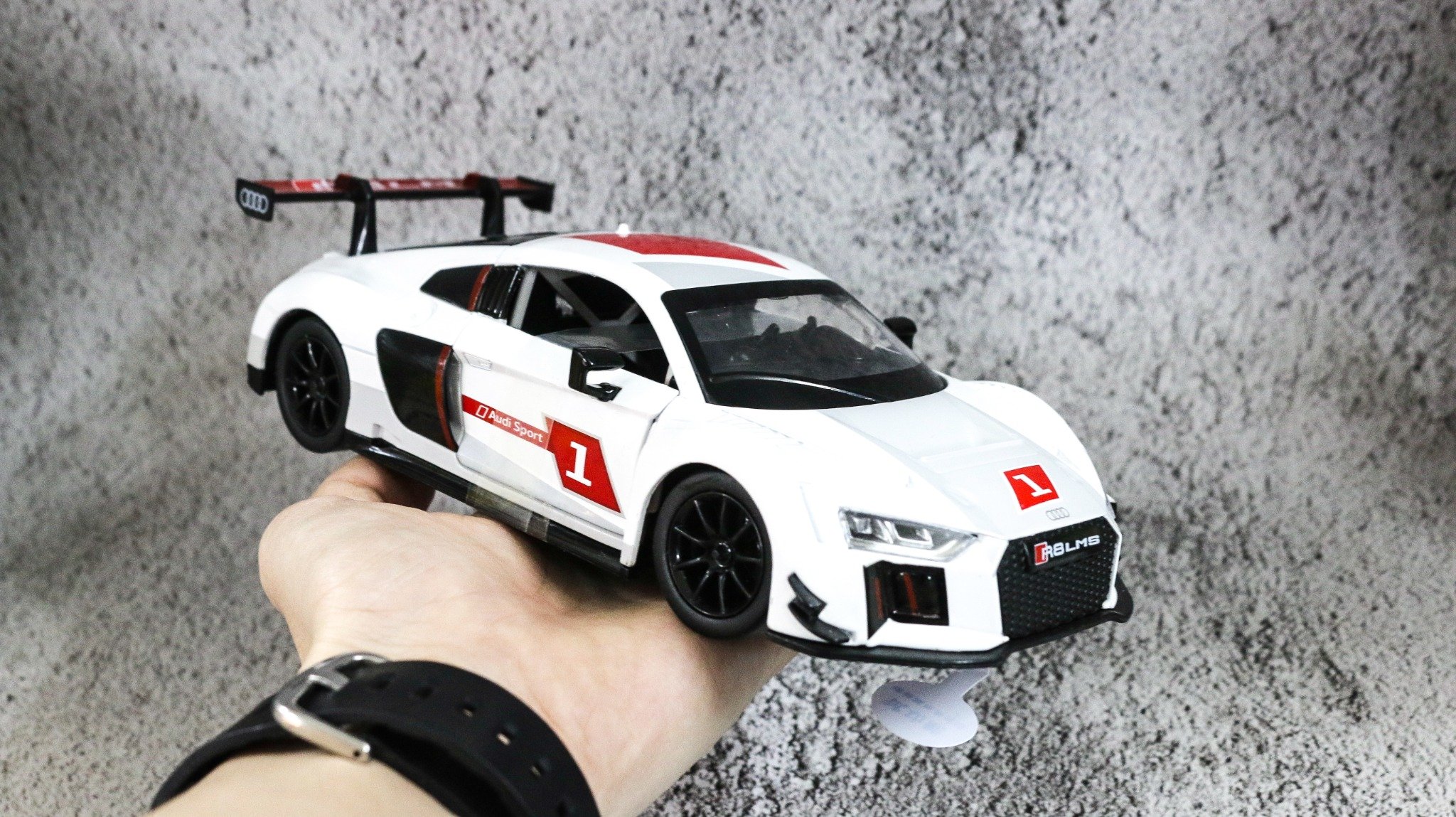  MÔ HÌNH XE AUDI R8 LMS WHITE 1:24 DOUBLE HORSES 7757 