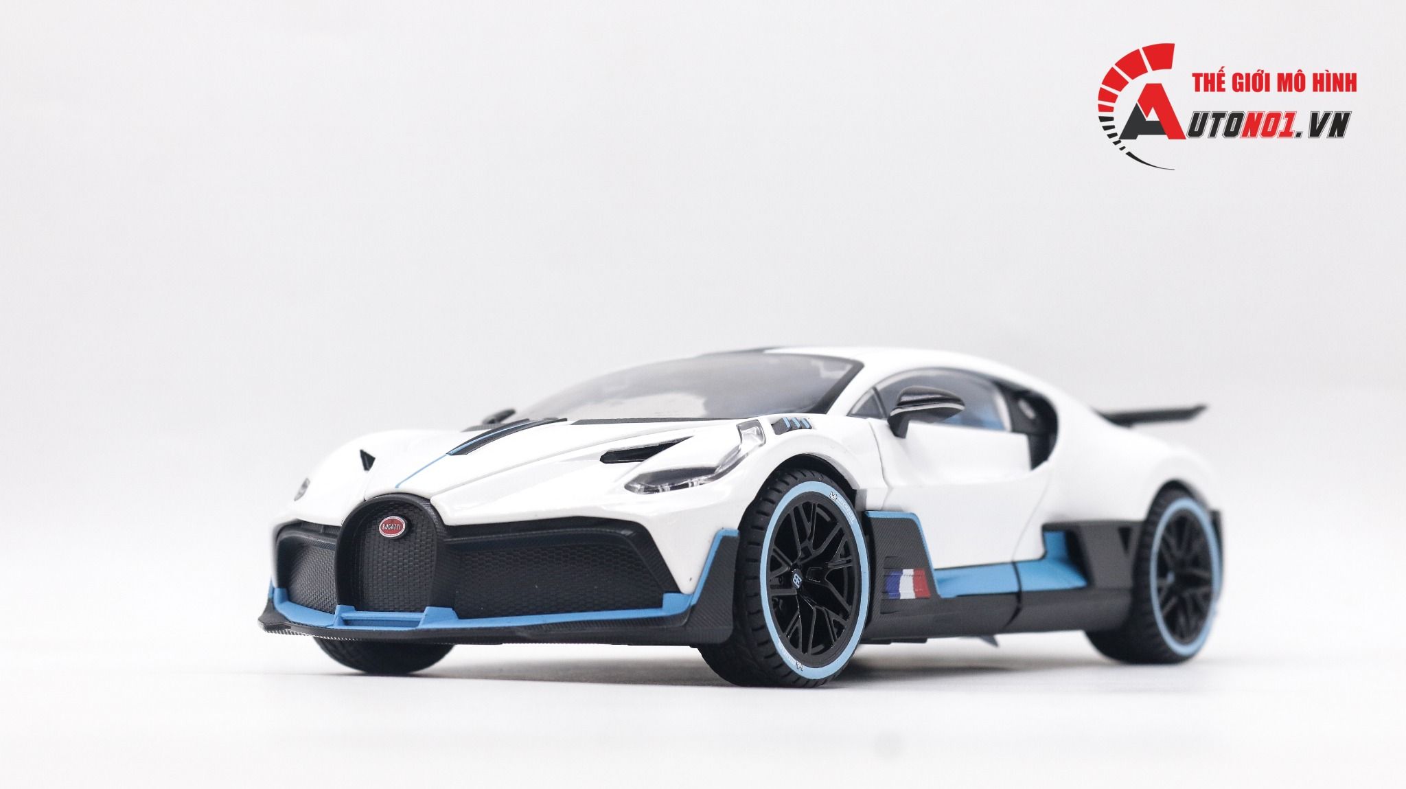  Mô hình xe Bugatti Divo full open - full kính đánh lái được tỉ lệ 1:18 Weitug 