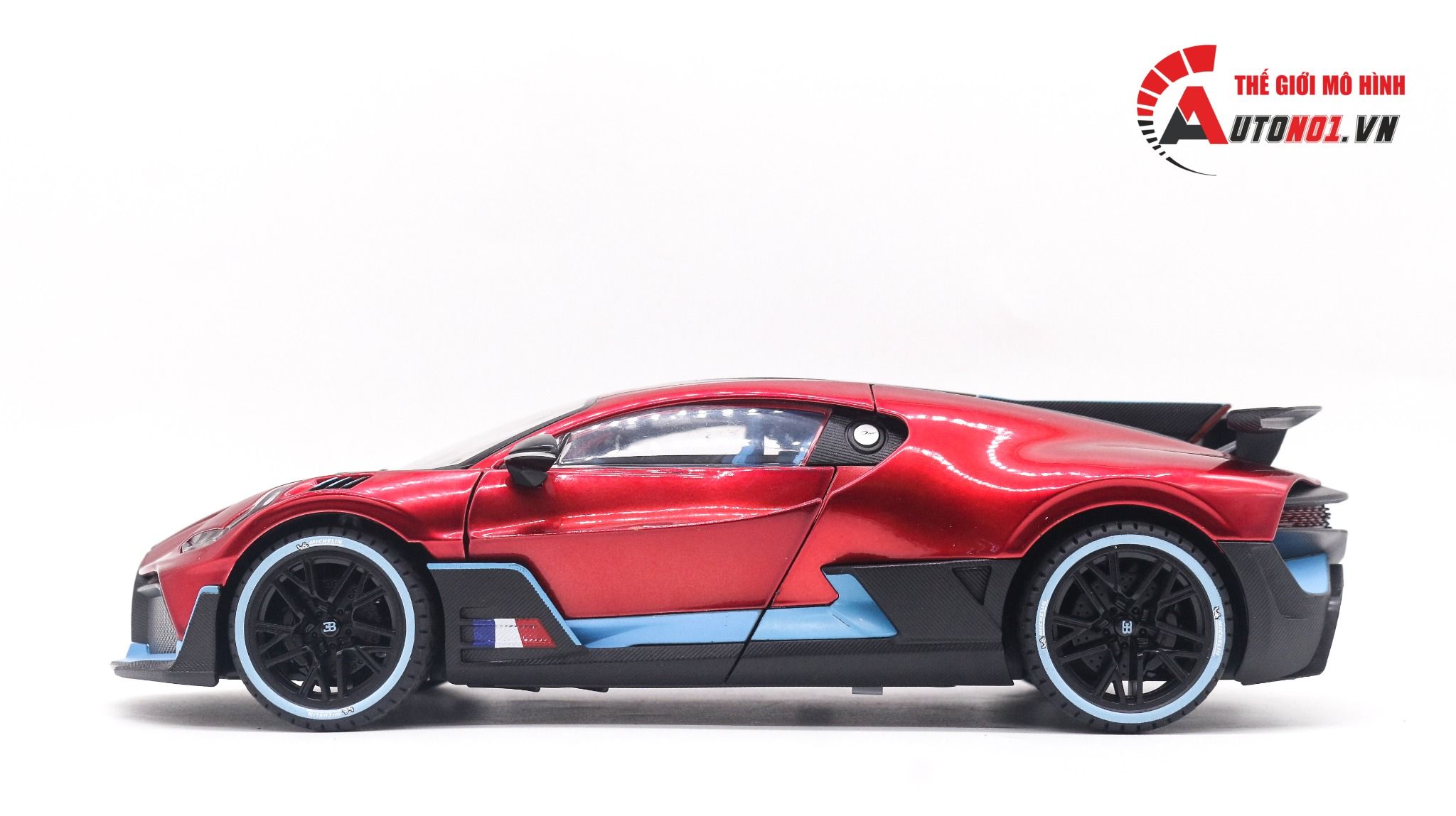  Mô hình xe Bugatti Divo full open - full kính đánh lái được tỉ lệ 1:18 Weitug 