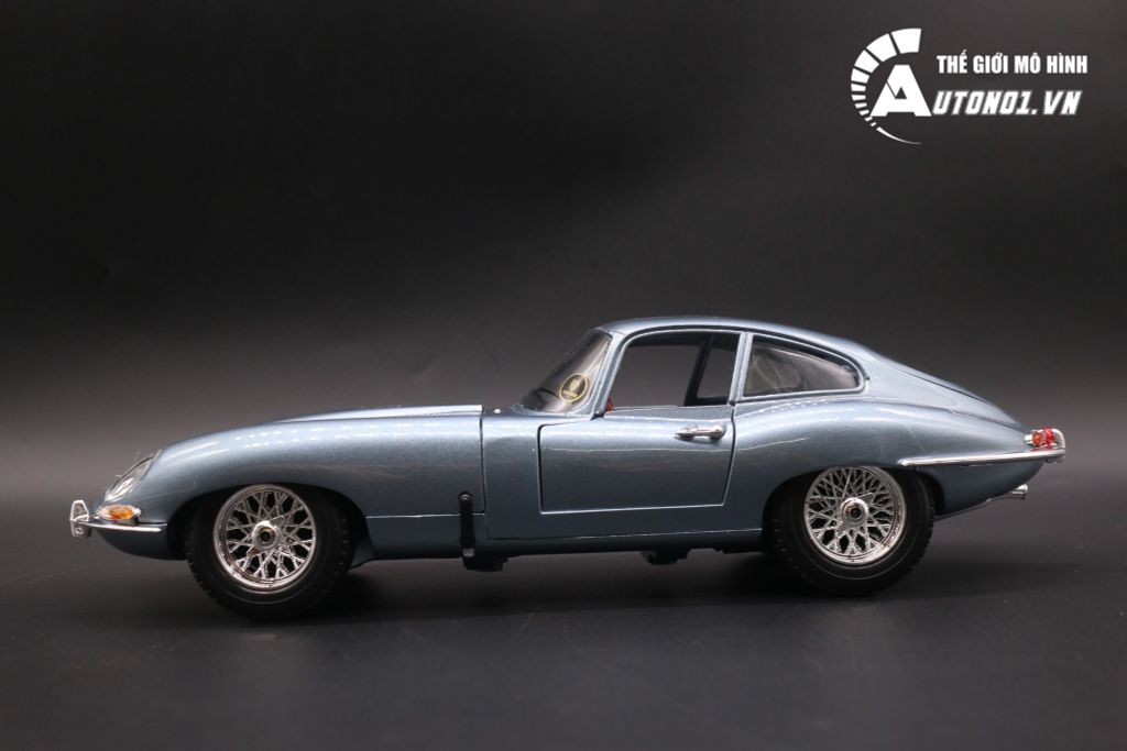 MÔ HÌNH XE JAGUAR E COUPE 1961 SILVER BLUE 1:18 BBURAGO 5237