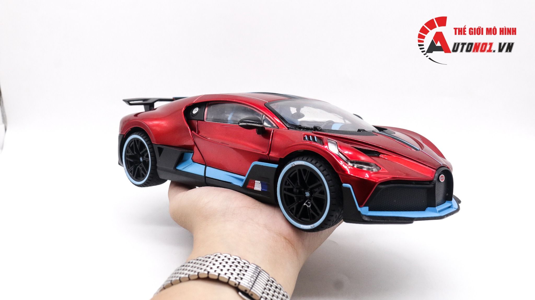  Mô hình xe Bugatti Divo full open - full kính đánh lái được tỉ lệ 1:18 Weitug 