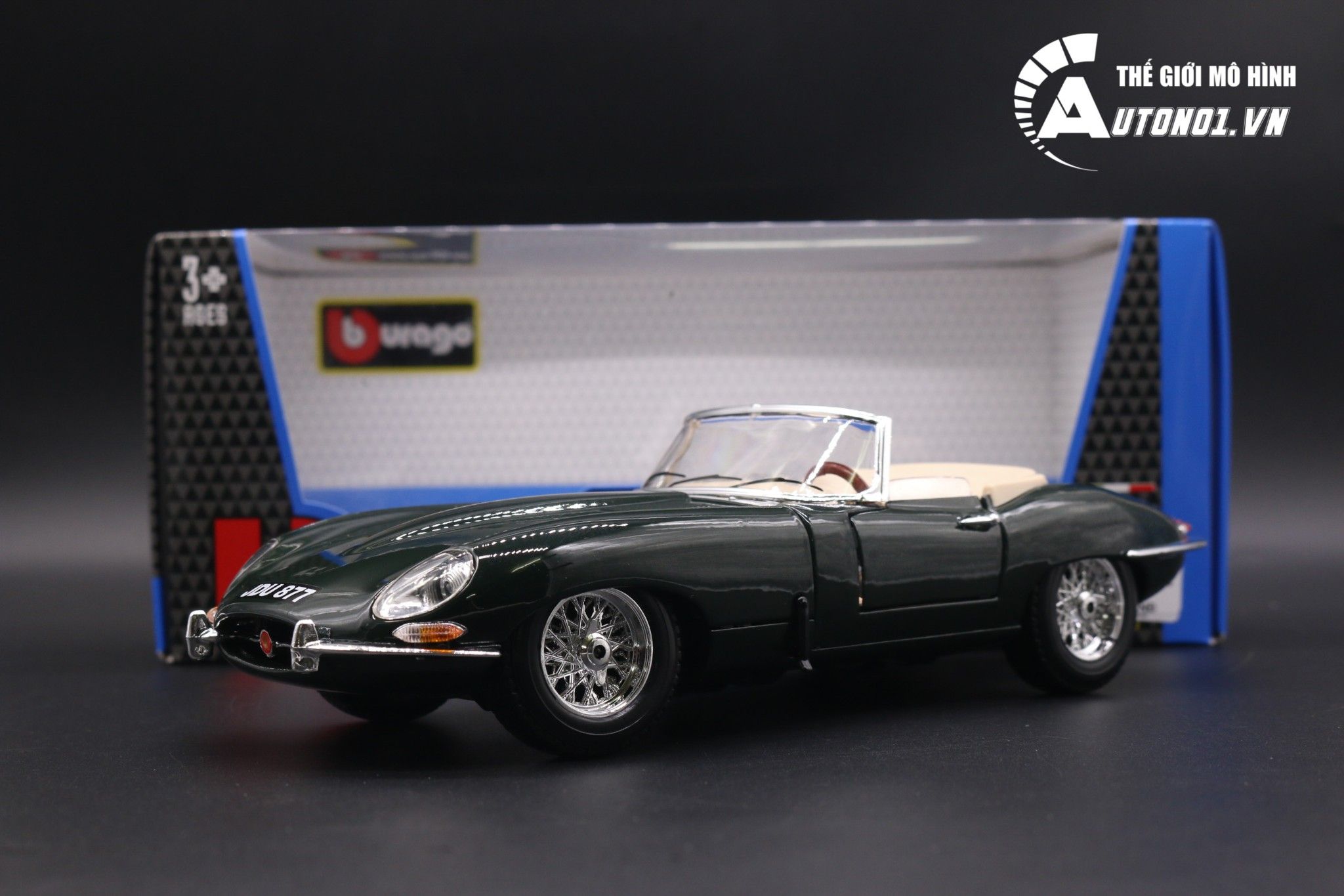  Mô hình xe Jaguar E Cabrio. Green 1961 1:18 Bburago 5238 