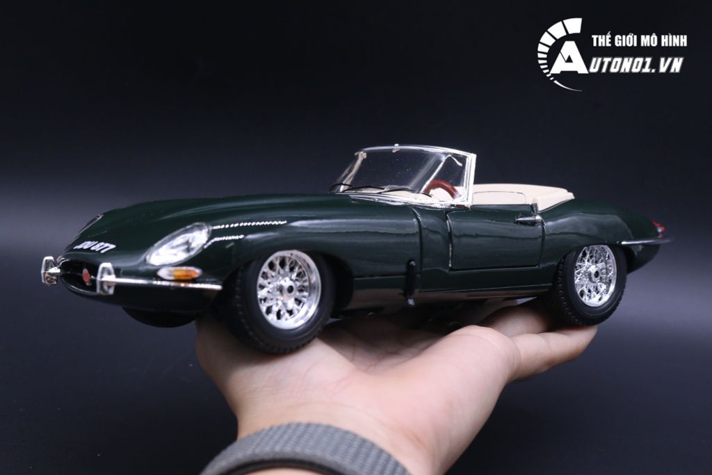 MÔ HÌNH XE JAGUAR E CABRIO. GREEN 1961 1:18 BBURAGO 5238