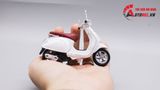  Mô hình xe Vespa primavera 150 white 1:18 Maisto 7070C 