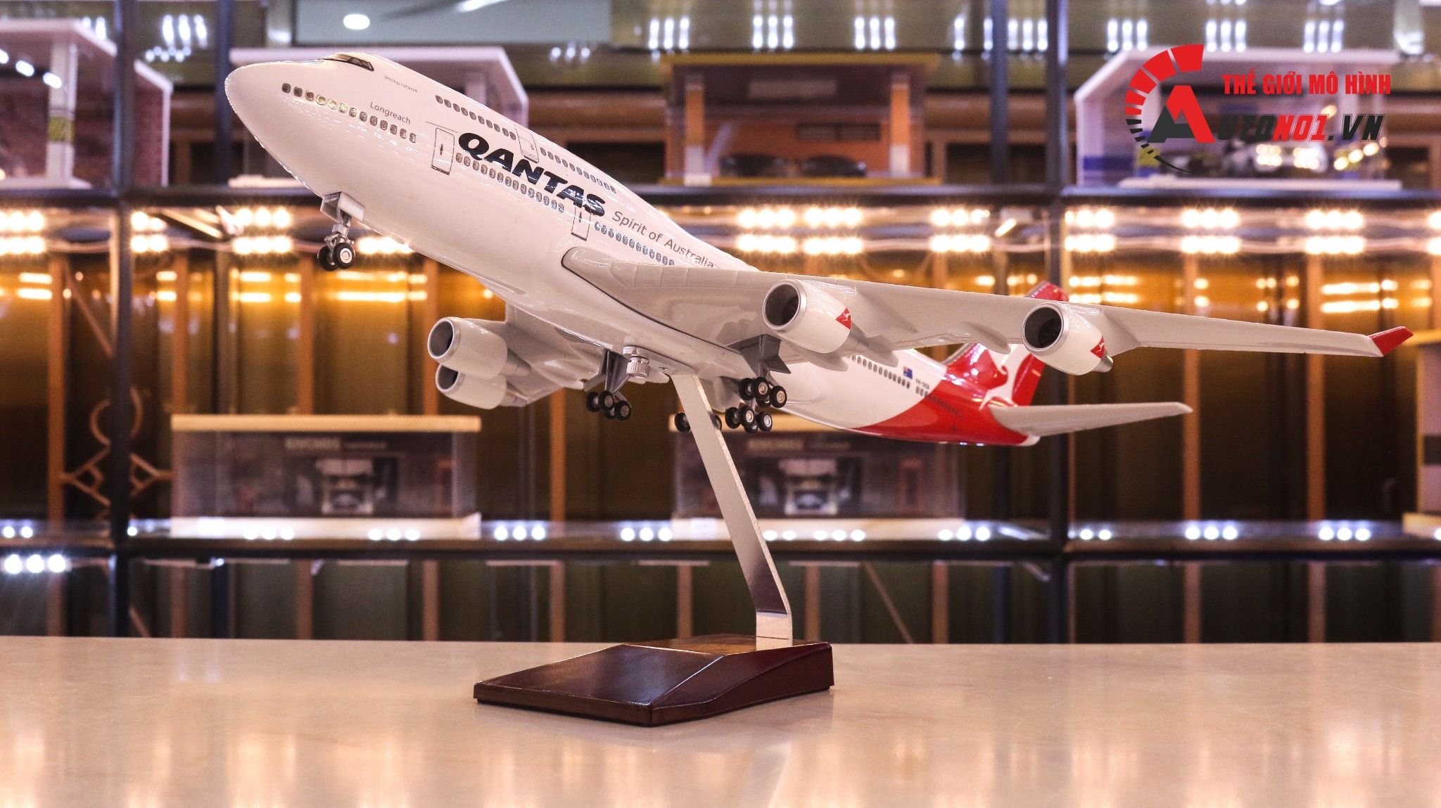  Mô hình máy bay Australia Qantas Boeing B747 47cm 1:130 có đèn led tự động theo tiếng vỗ tay hoặc chạm MB47006 